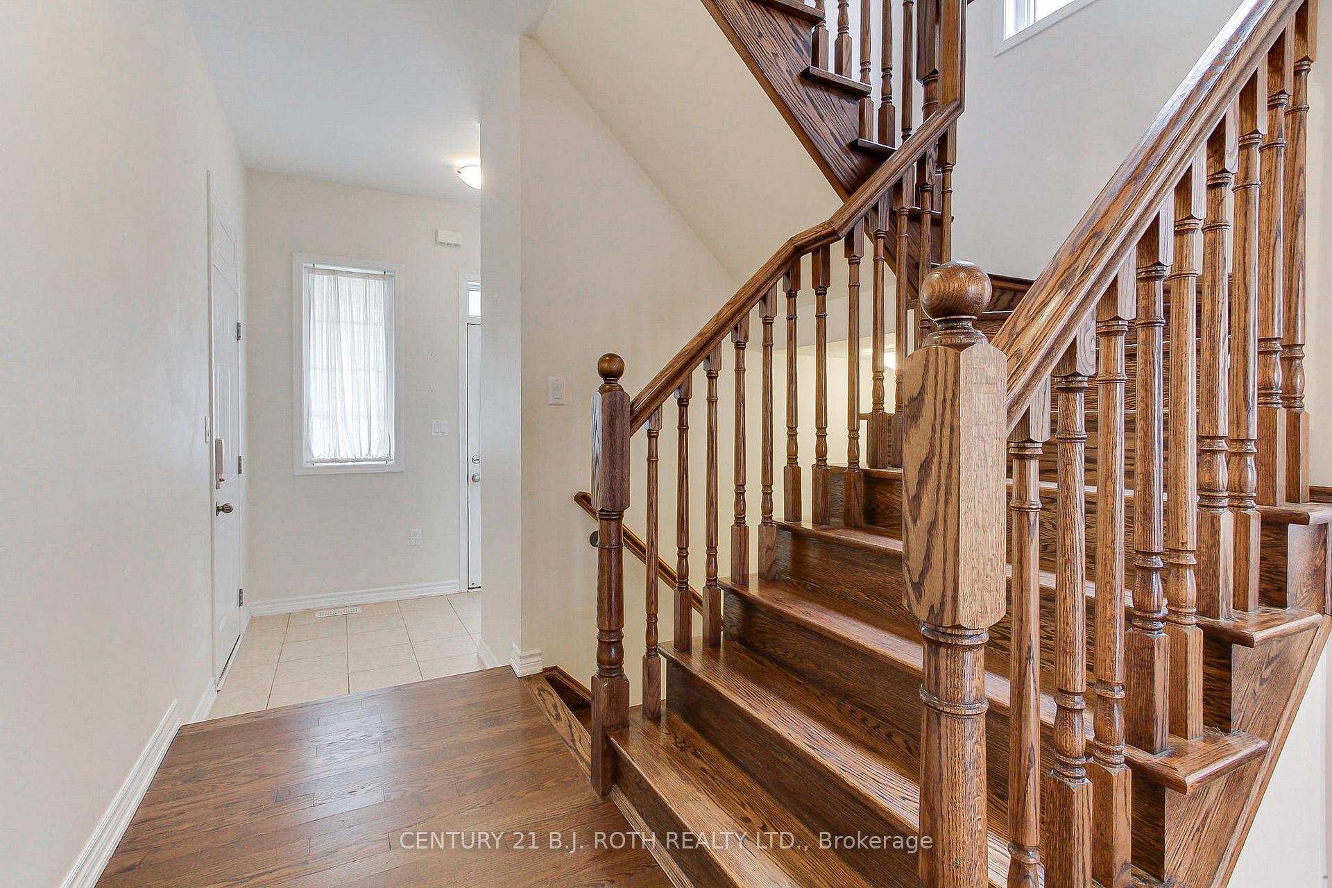 Photo 3 of 20 Clifford Dalton Drive, Aurora, Rural Aurora — HOMEH