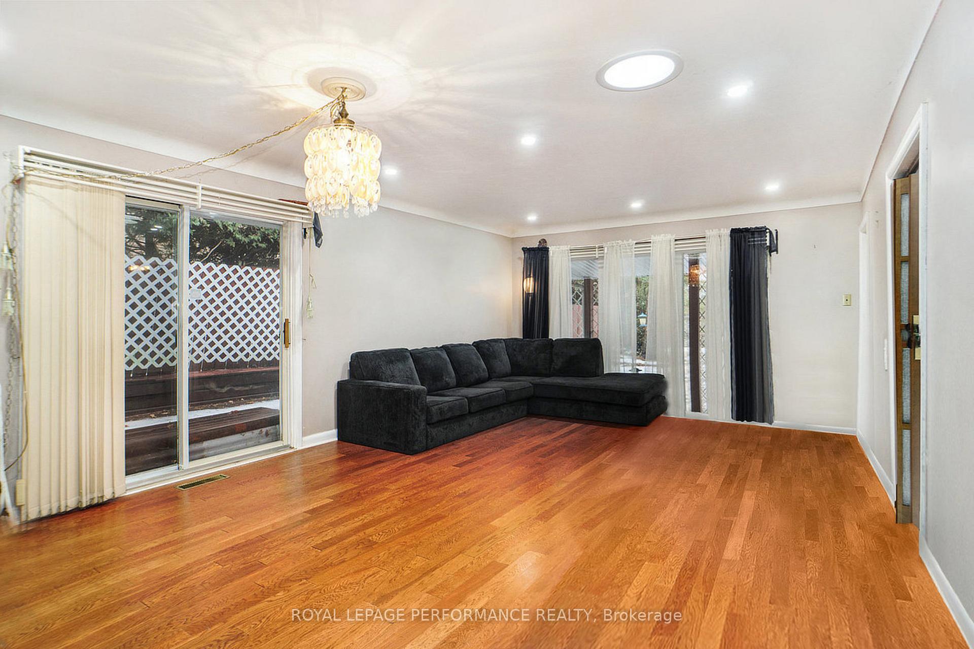 Photo 12 of 502 Coronation Avenue, Ottawa, Riverview Park — HOMEH