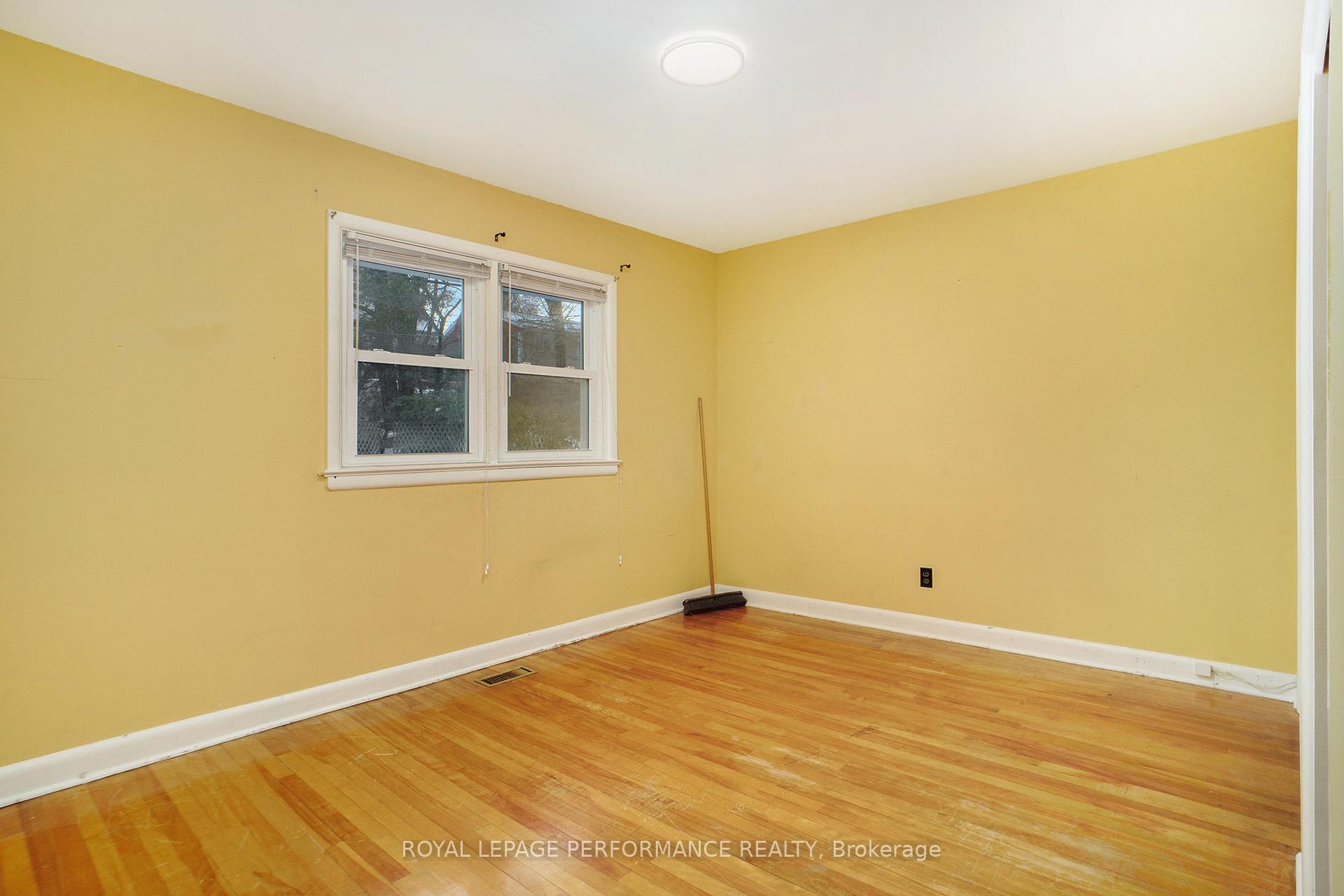 Photo 15 of 502 Coronation Avenue, Ottawa, Riverview Park — HOMEH
