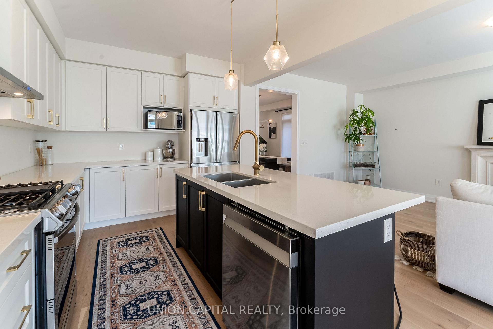 Photo 17 of 41 Auckland Drive, Whitby, Rural Whitby — HOMEH