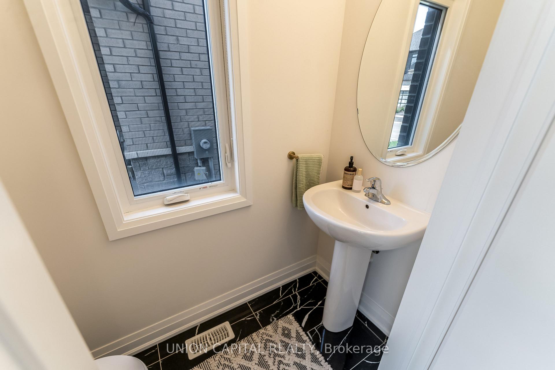 Photo 24 of 41 Auckland Drive, Whitby, Rural Whitby — HOMEH