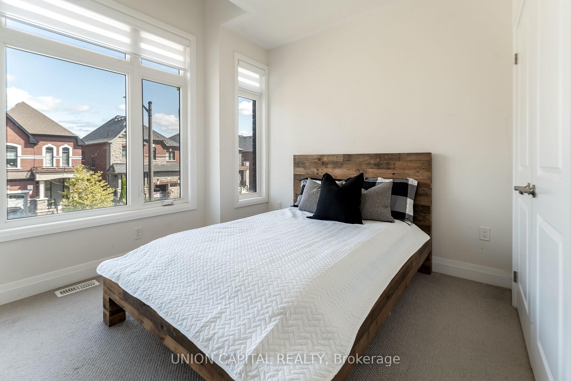 Photo 38 of 41 Auckland Drive, Whitby, Rural Whitby — HOMEH