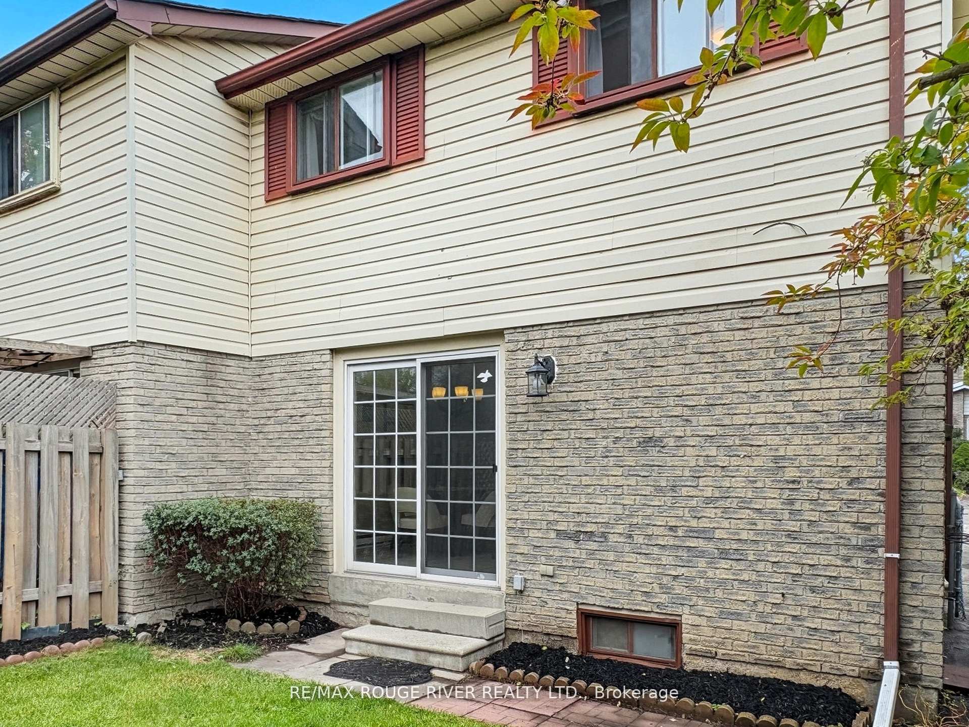Photo 38 of 1202 Byron Street S, Whitby, Downtown Whitby — HOMEH