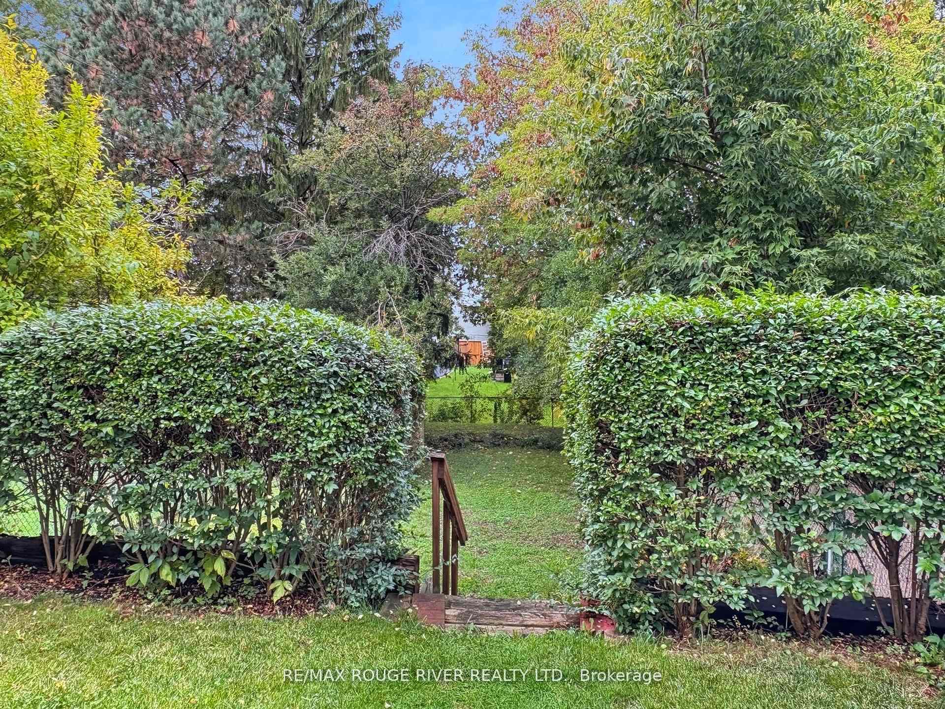 Photo 40 of 1202 Byron Street S, Whitby, Downtown Whitby — HOMEH