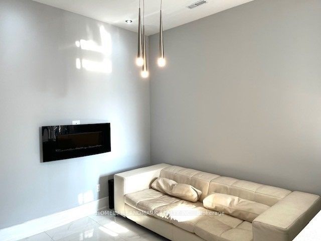 Photo 12 of Unit Upper, 220 Ossington Avenue, Toronto, Trinity-Bellwoods — HOMEH