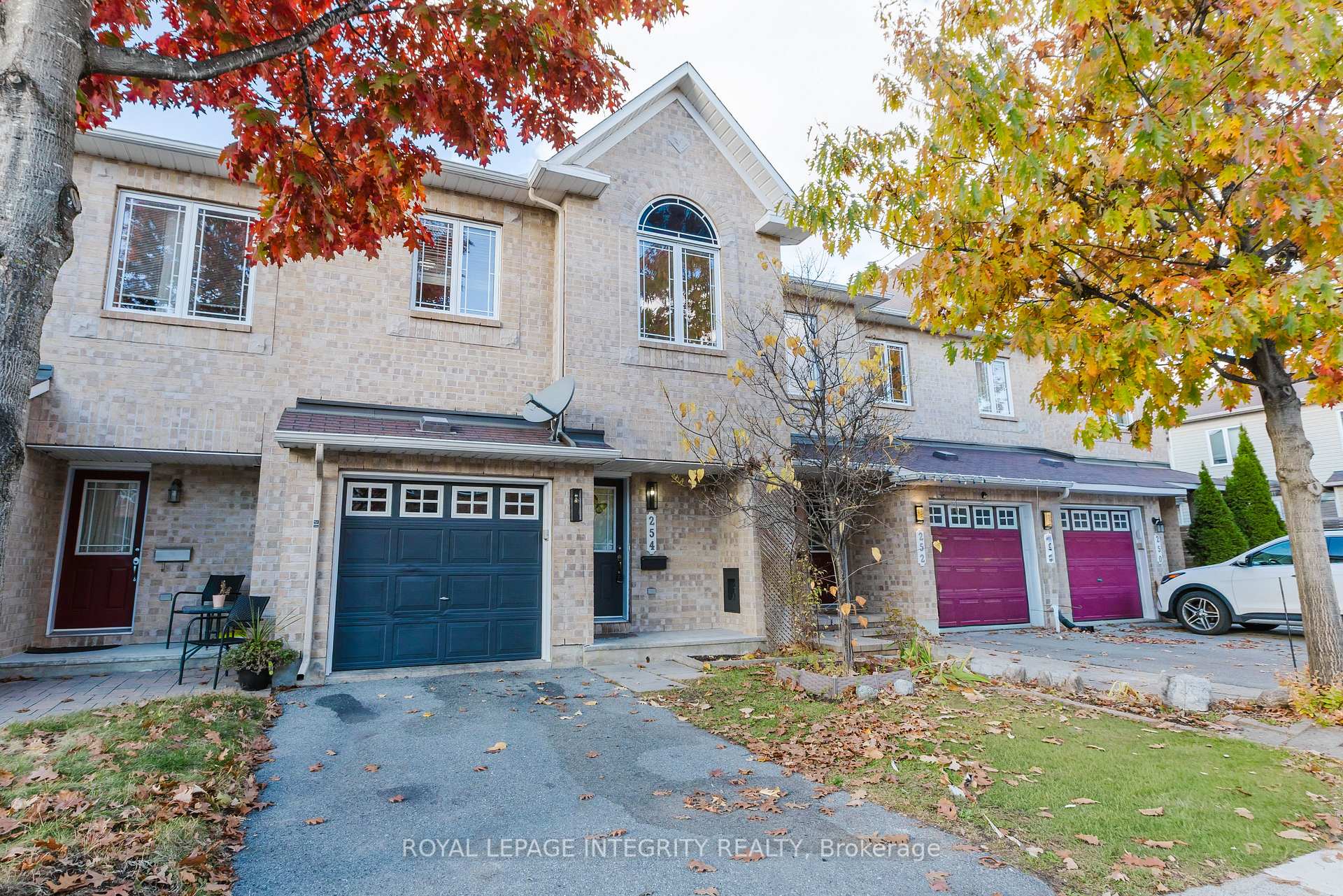 Photo 3 of 254 Serena Way, Ottawa, Barrhaven - Strandherd — HOMEH