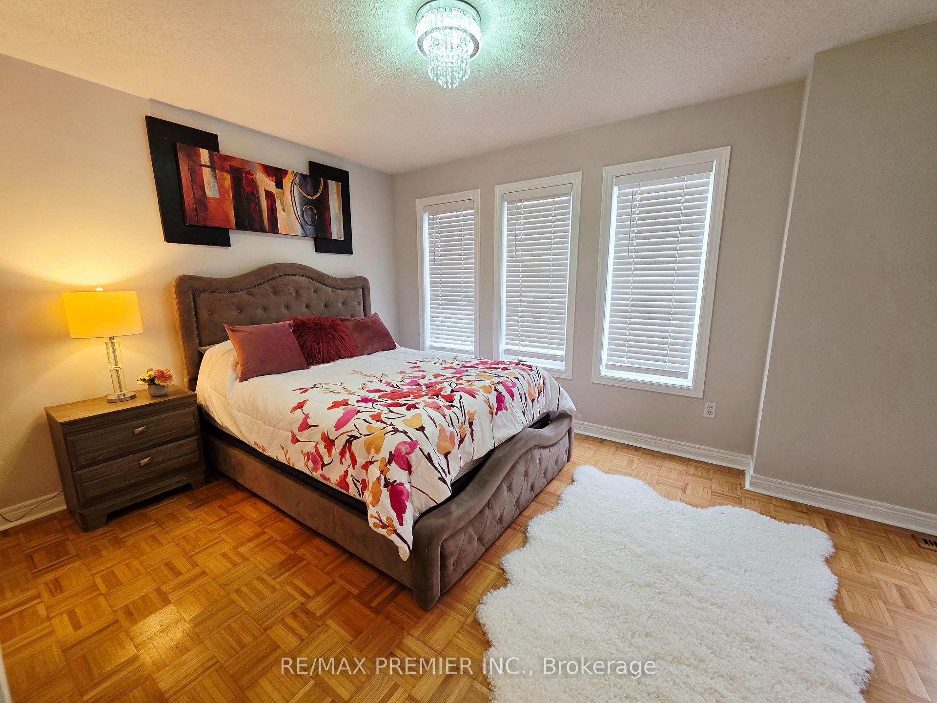 Photo 10 of 38 Osprey Drive, Vaughan, Vellore Village — HOMEH
