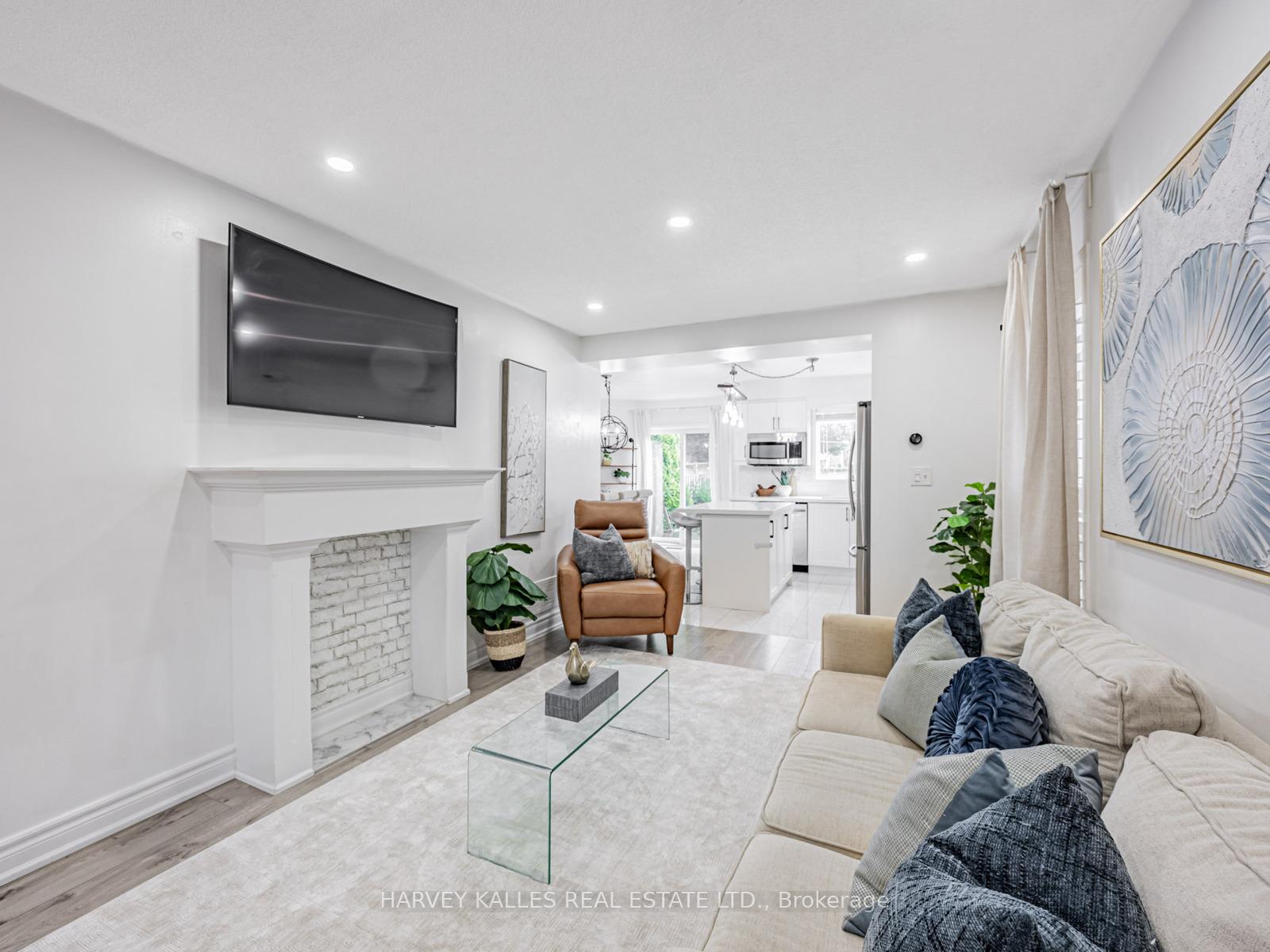 Photo 7 of 10 Hibbard Drive, Ajax, Central — HOMEH