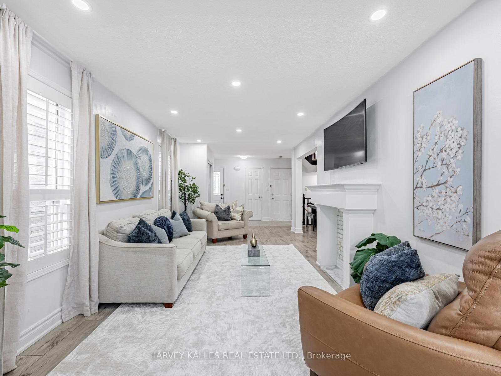 Photo 5 of 10 Hibbard Drive, Ajax, Central — HOMEH