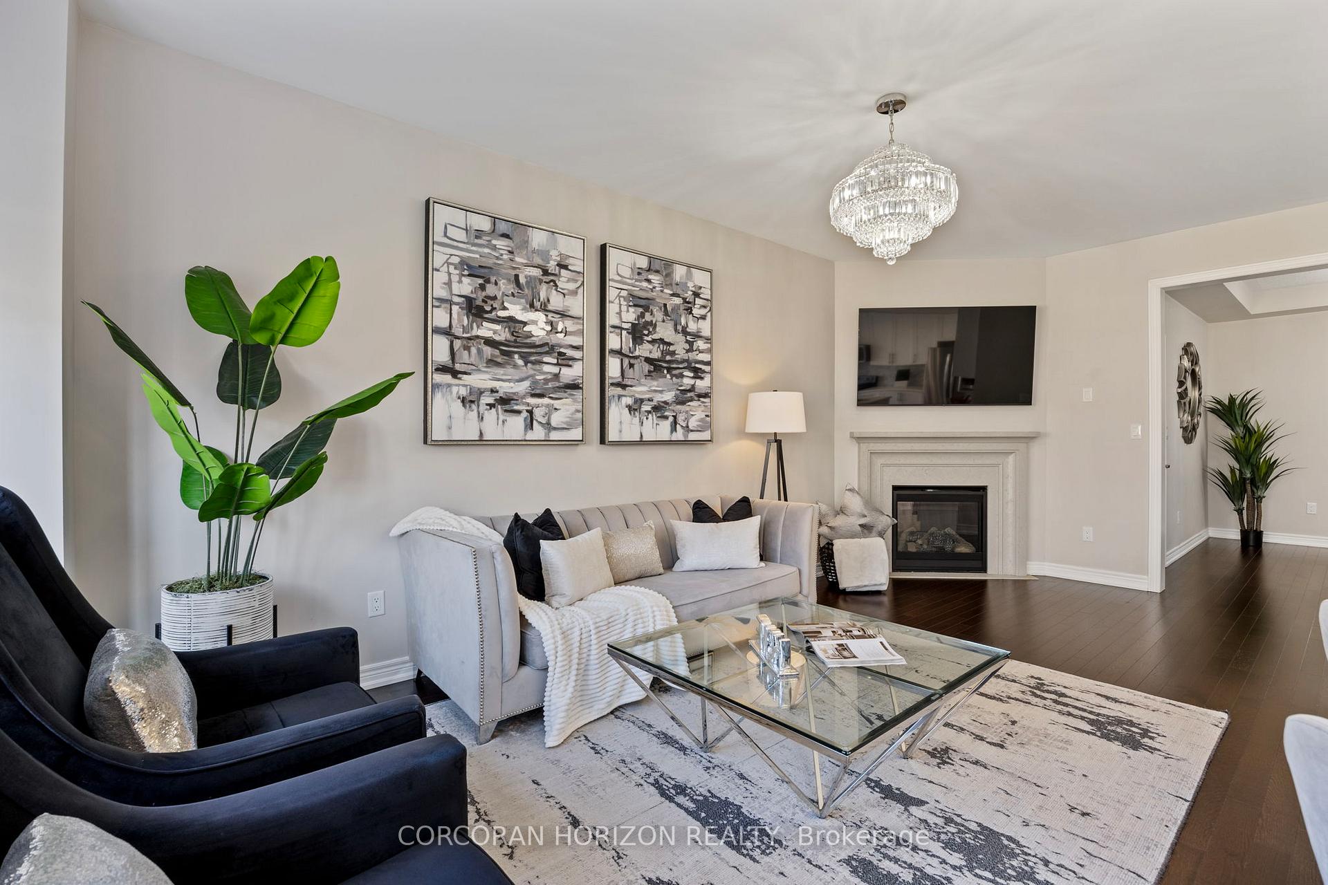Photo 11 of 48 Louise Crescent, Whitby, Rural Whitby — HOMEH