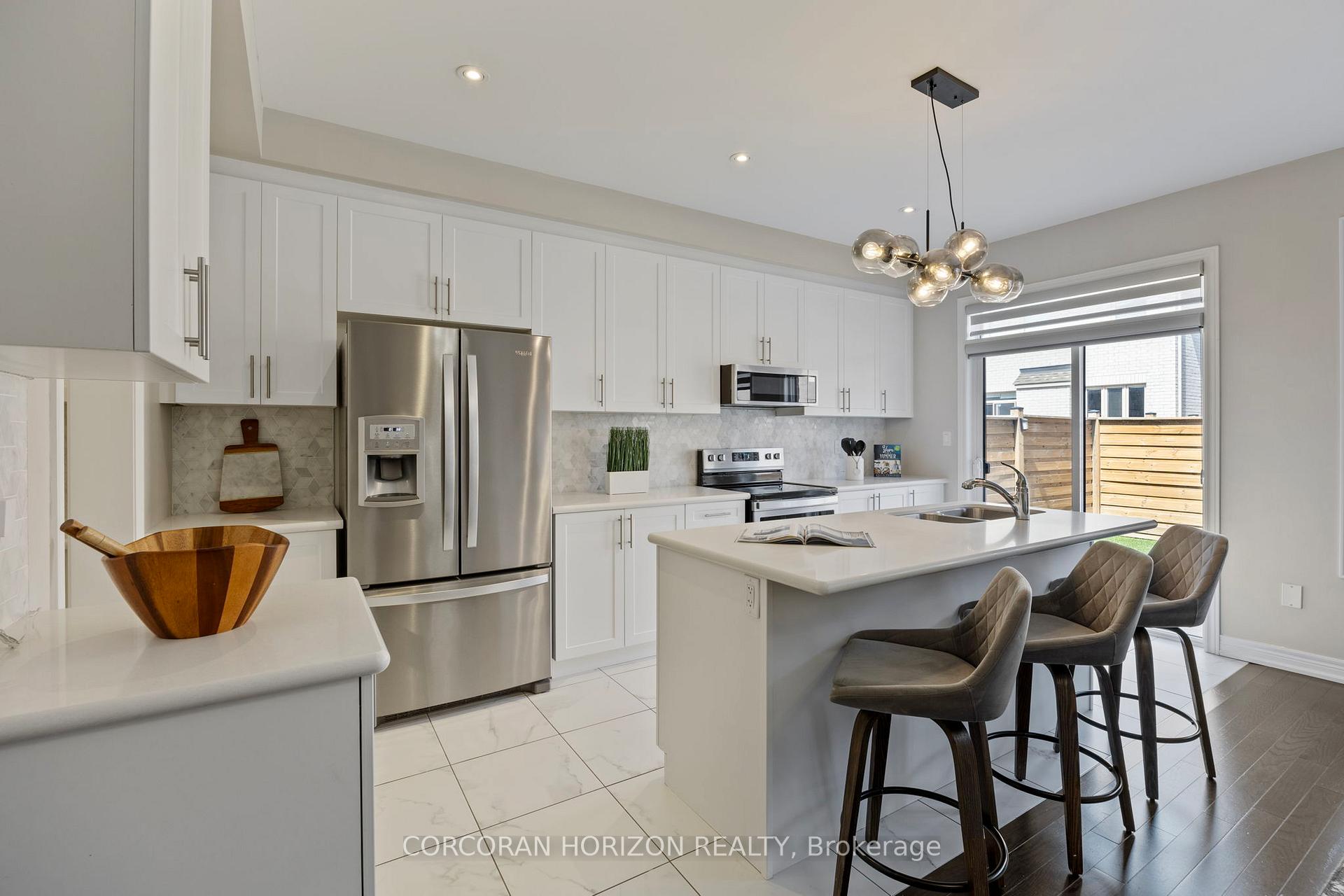 Photo 15 of 48 Louise Crescent, Whitby, Rural Whitby — HOMEH