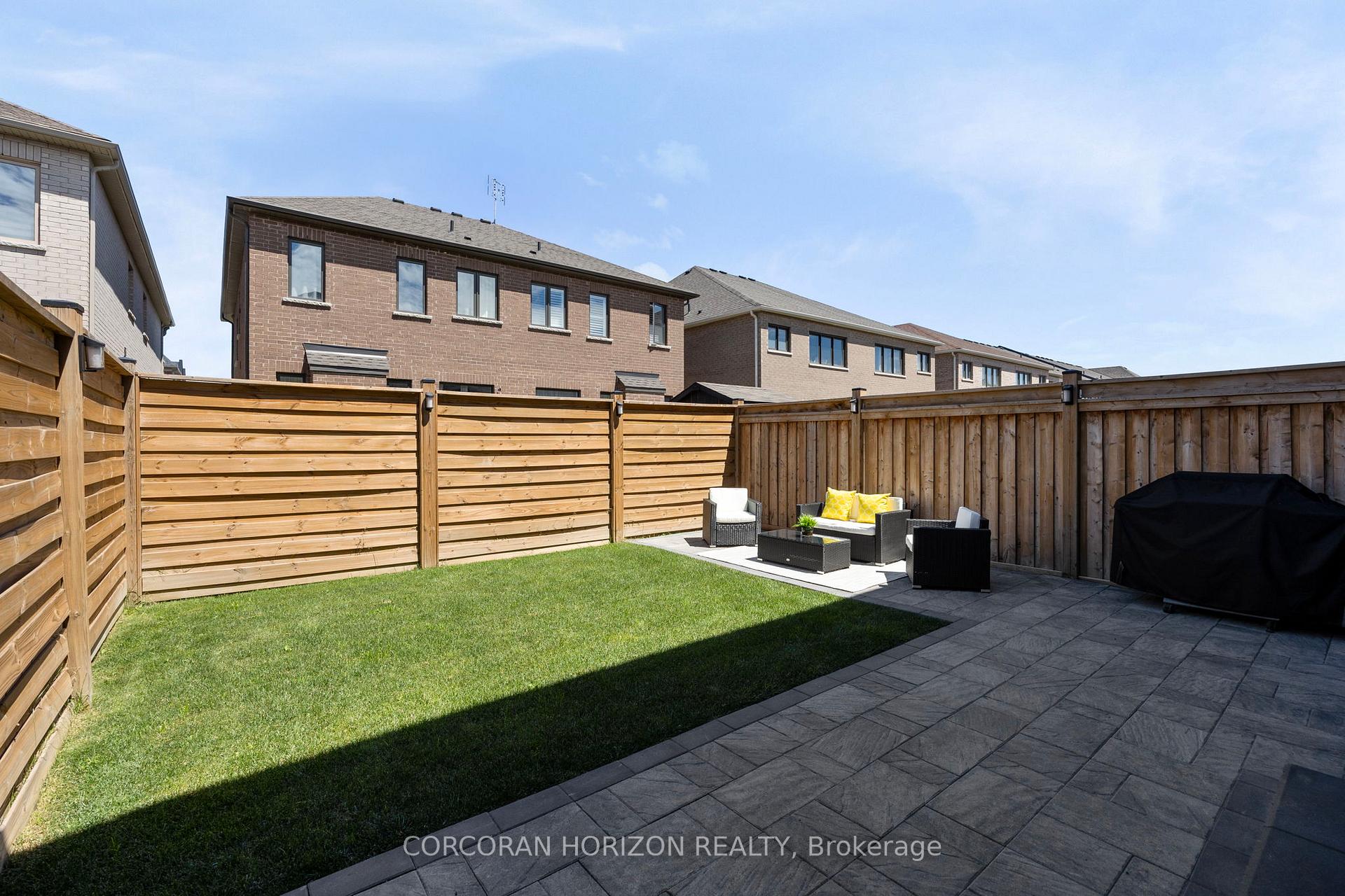 Photo 35 of 48 Louise Crescent, Whitby, Rural Whitby — HOMEH