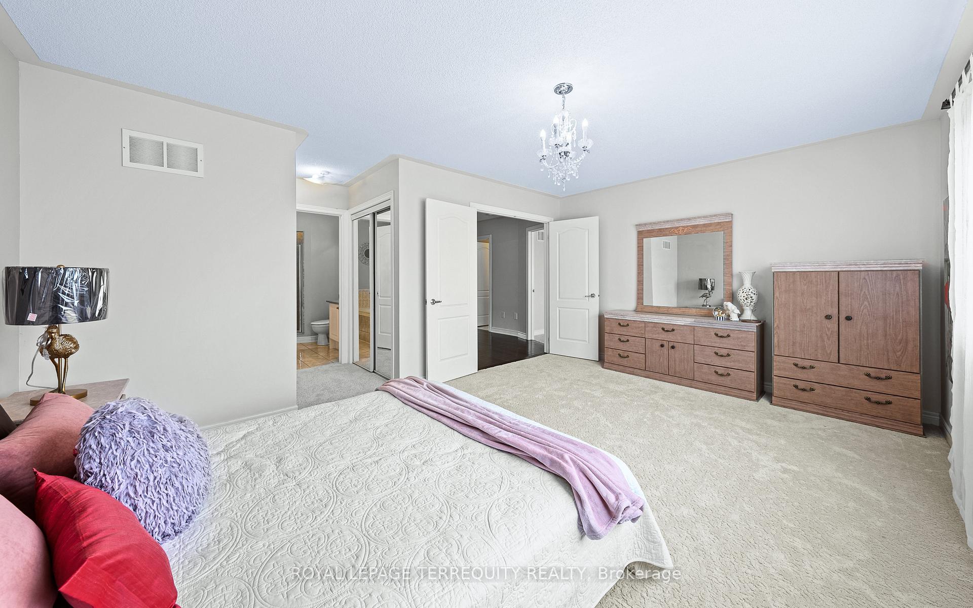 Photo 9 of 340 Williamson Road, Markham, Greensborough — HOMEH