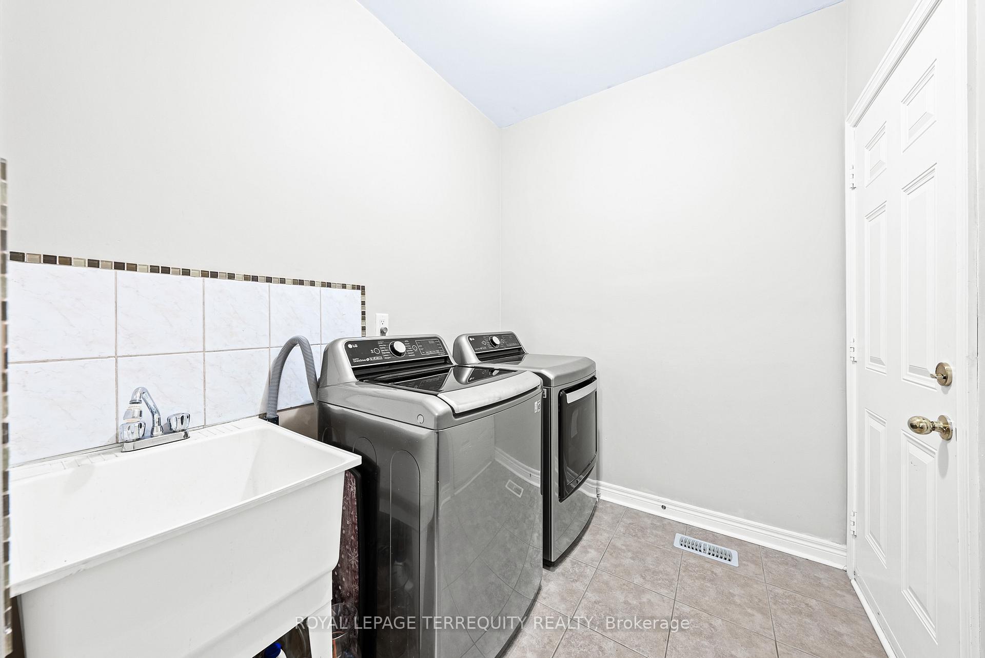 Photo 13 of 340 Williamson Road, Markham, Greensborough — HOMEH