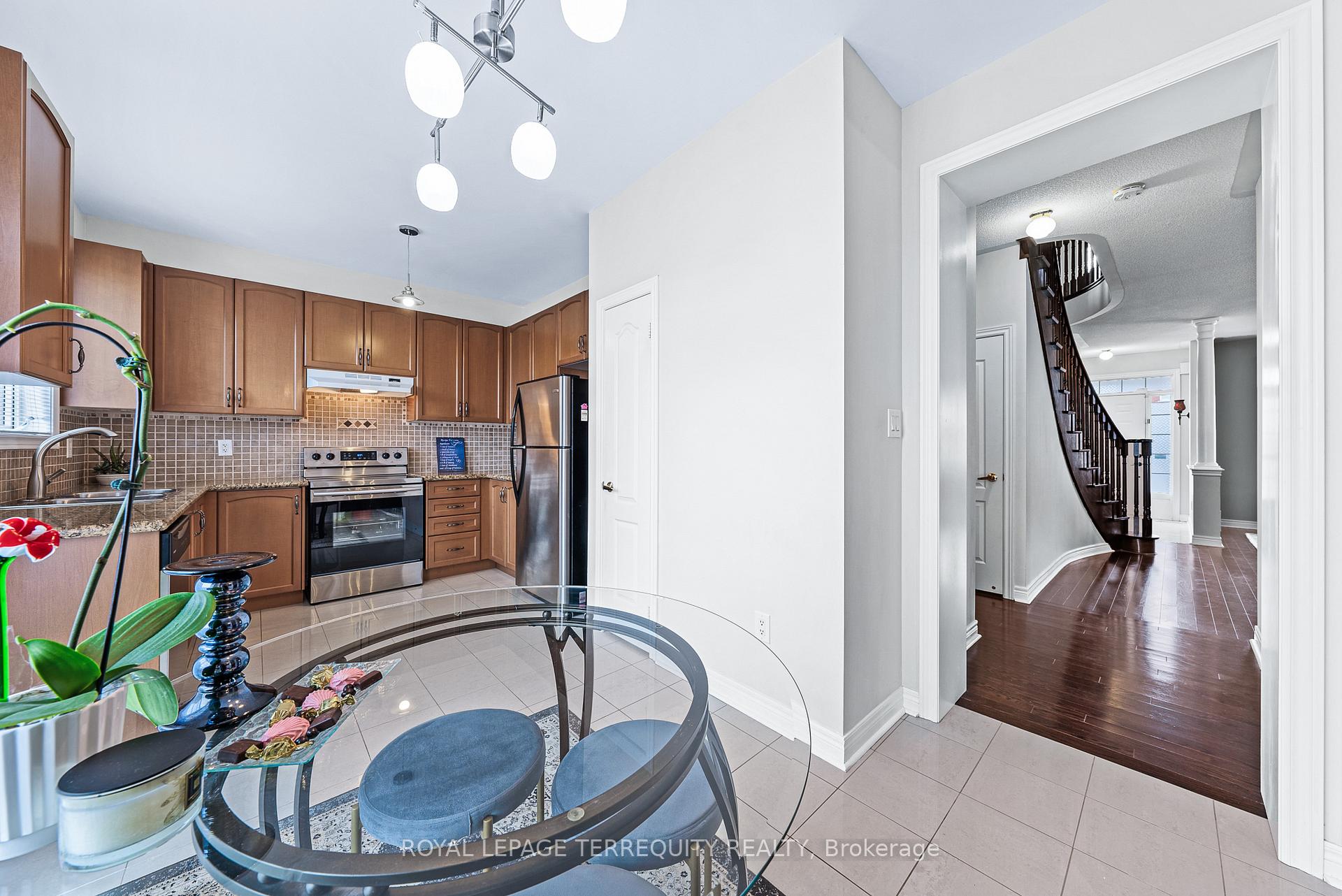 Photo 15 of 340 Williamson Road, Markham, Greensborough — HOMEH