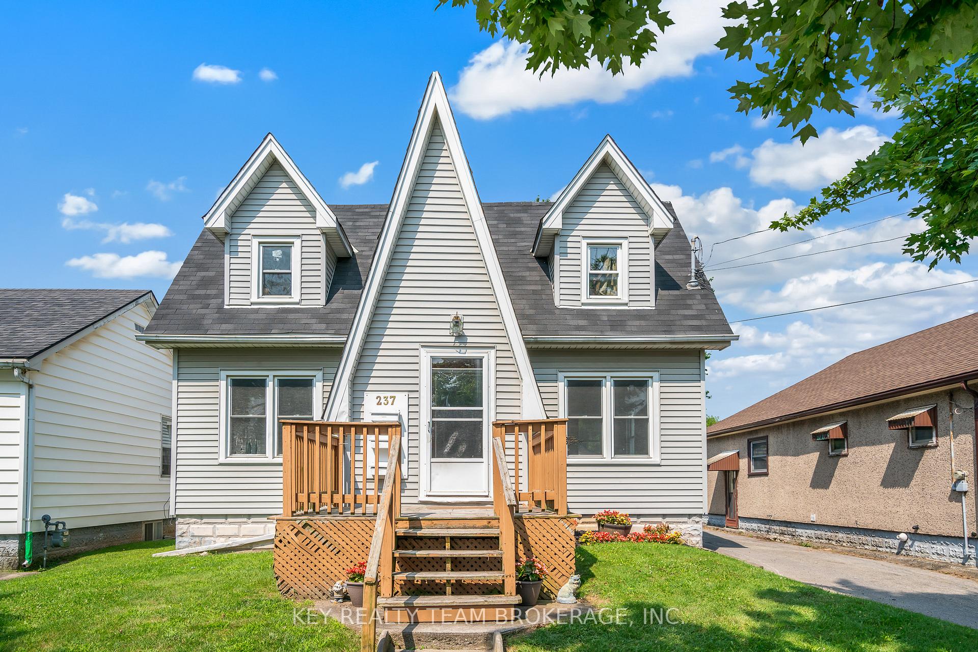 Photo 3 of 237 Wallace Avenue S, Welland, Lincoln/Crowland — HOMEH