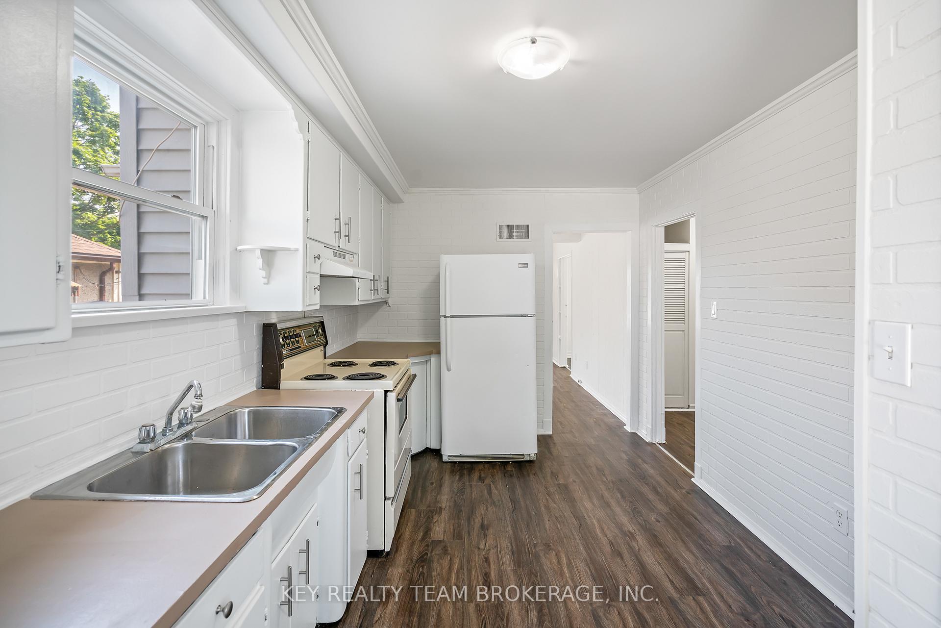 Photo 6 of 237 Wallace Avenue S, Welland, Lincoln/Crowland — HOMEH