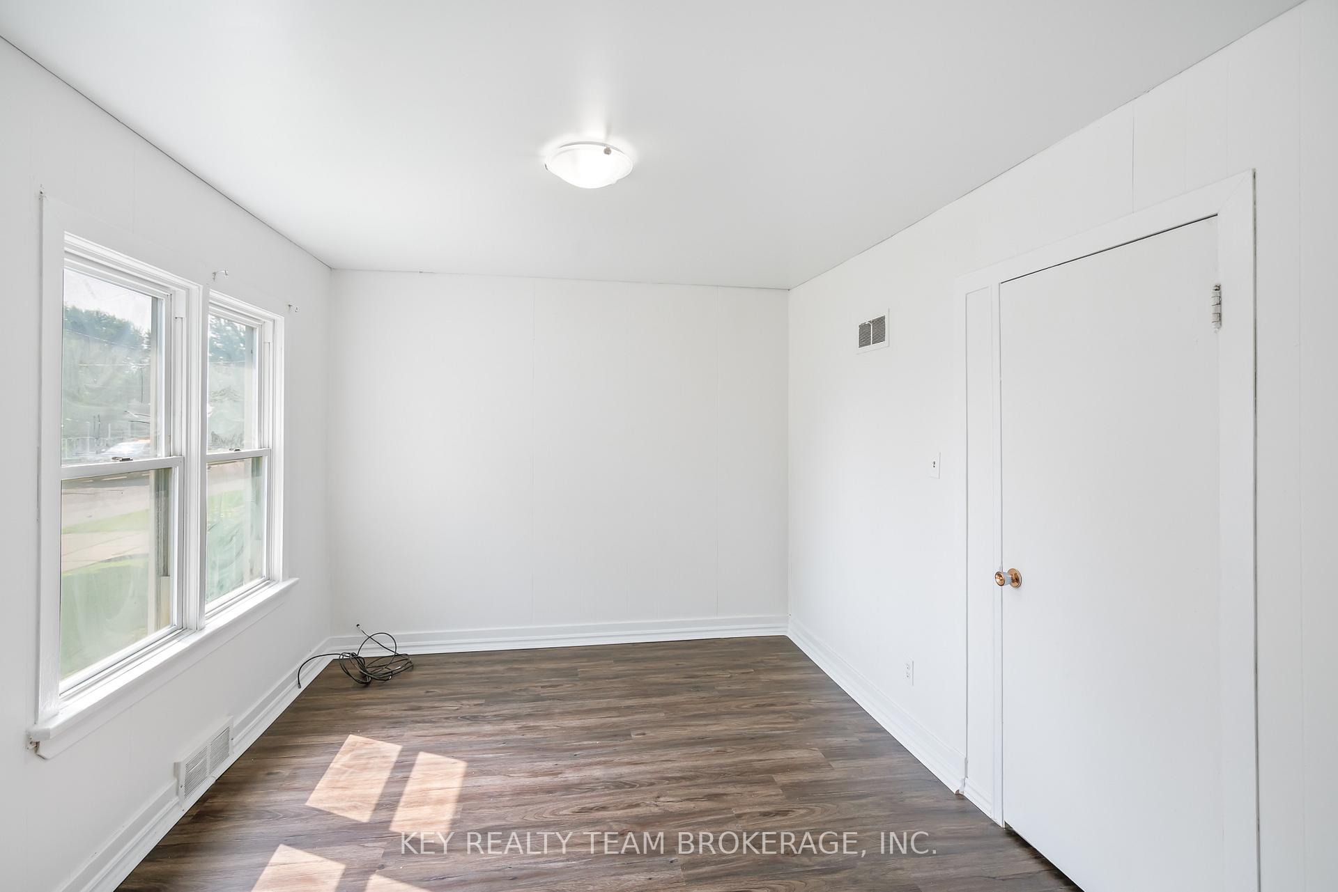 Photo 8 of 237 Wallace Avenue S, Welland, Lincoln/Crowland — HOMEH