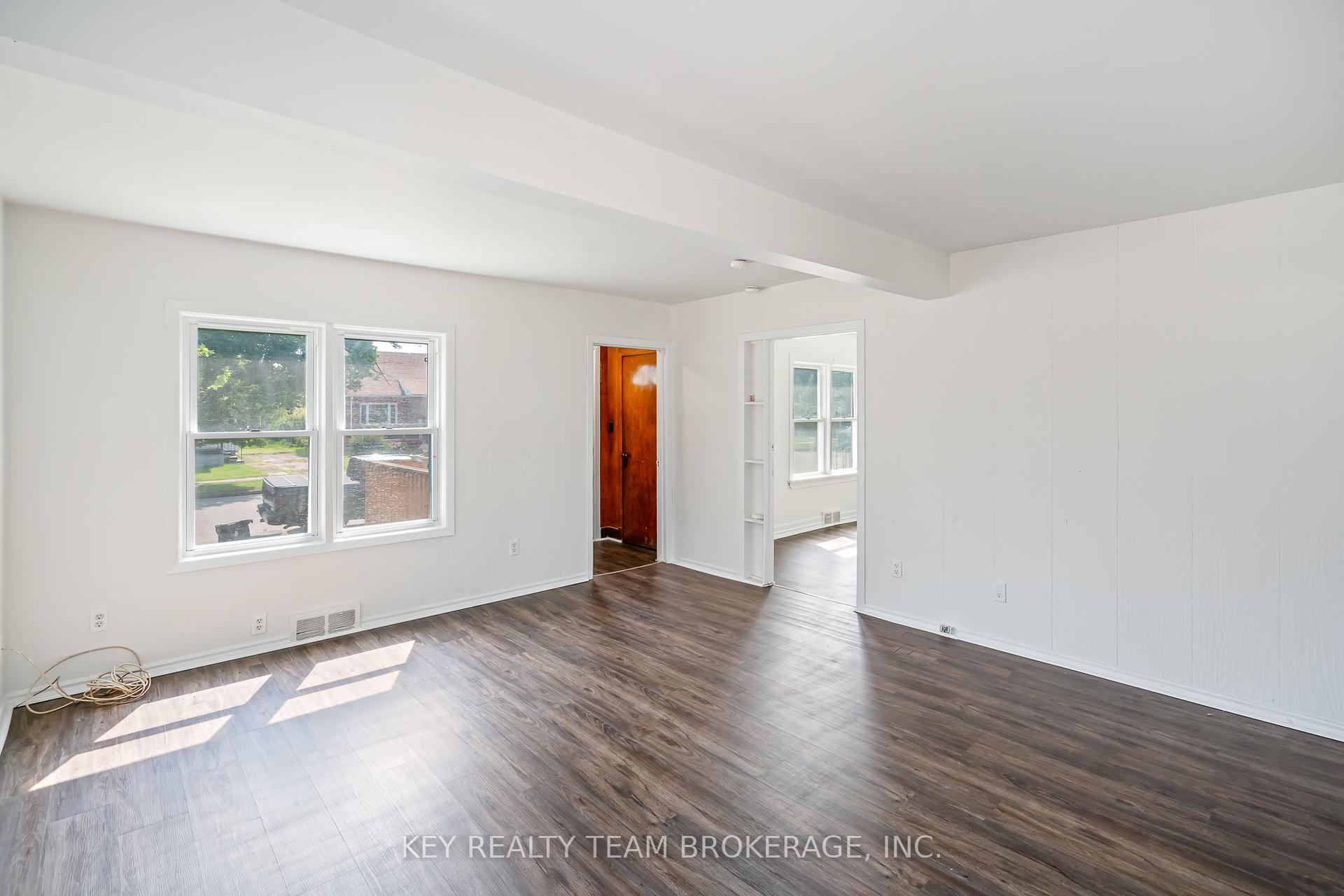 Photo 9 of 237 Wallace Avenue S, Welland, Lincoln/Crowland — HOMEH