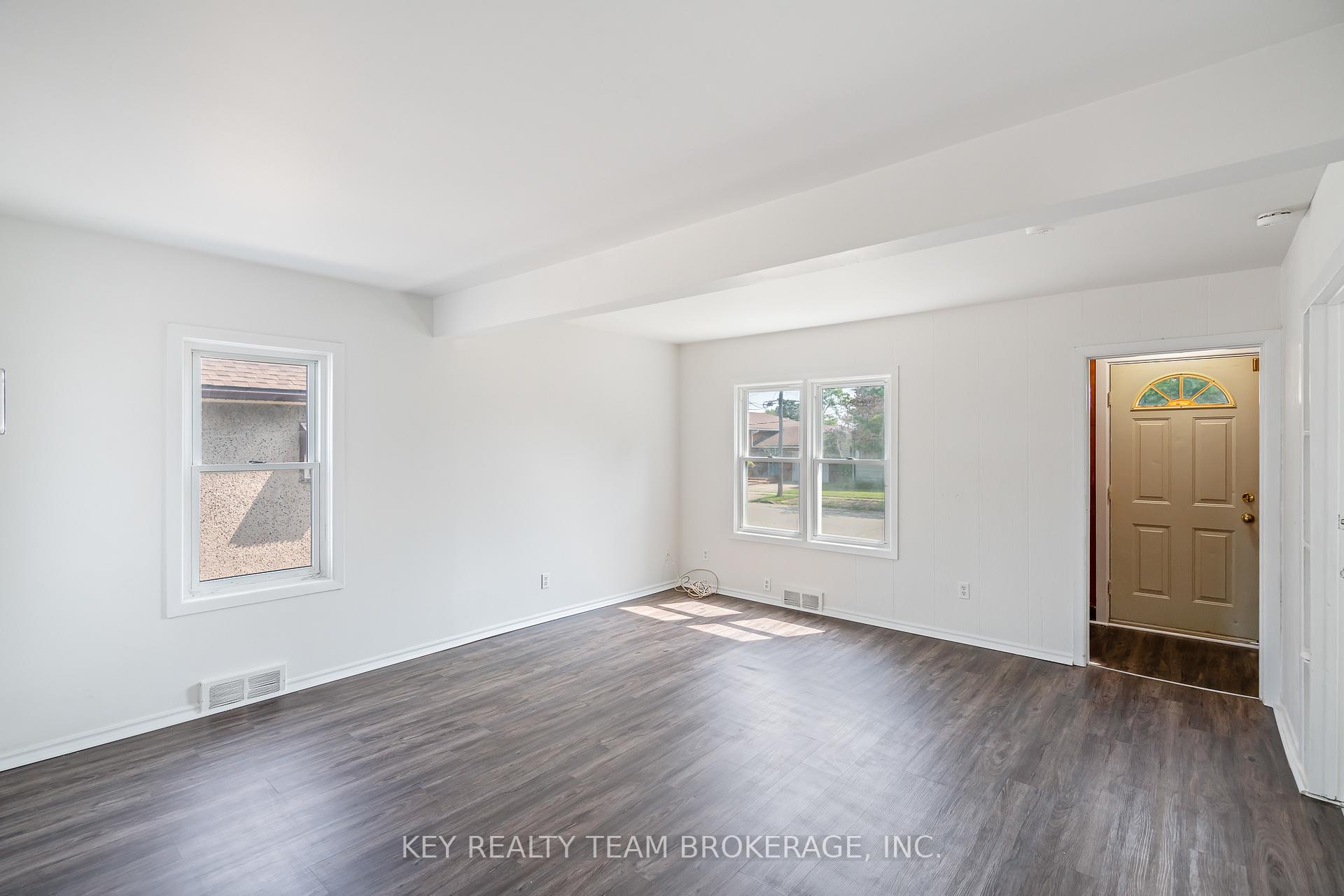 Photo 11 of 237 Wallace Avenue S, Welland, Lincoln/Crowland — HOMEH