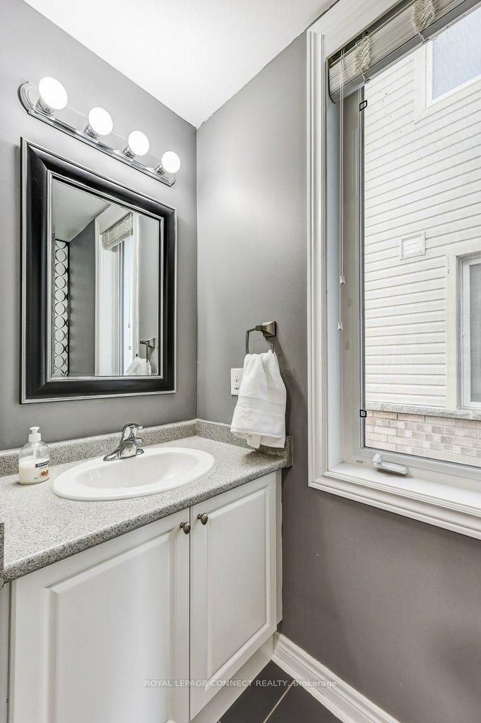 Photo 29 of 89 James Govan Drive, Whitby, Port Whitby — HOMEH