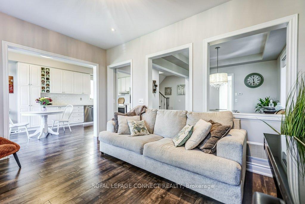 Photo 39 of 89 James Govan Drive, Whitby, Port Whitby — HOMEH