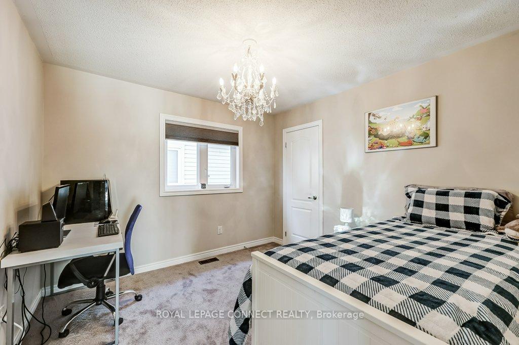 Photo 77 of 89 James Govan Drive, Whitby, Port Whitby — HOMEH