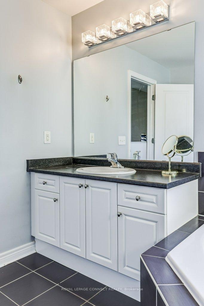 Photo 84 of 89 James Govan Drive, Whitby, Port Whitby — HOMEH