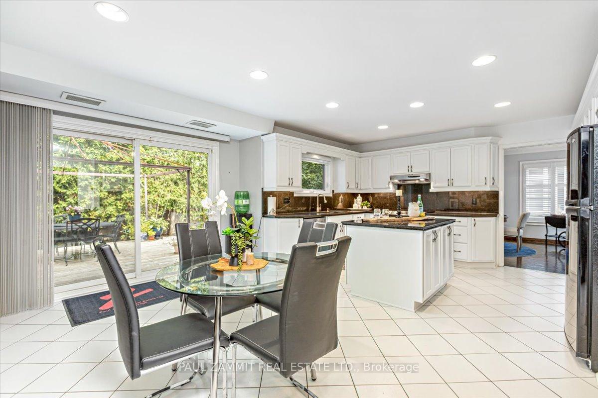 Photo 10 of 26 Ladyslipper Court, Markham, Bayview Glen — HOMEH