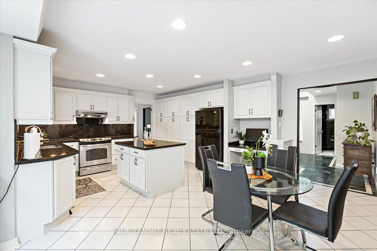 Photo 13 of 26 Ladyslipper Court, Markham, Bayview Glen — HOMEH
