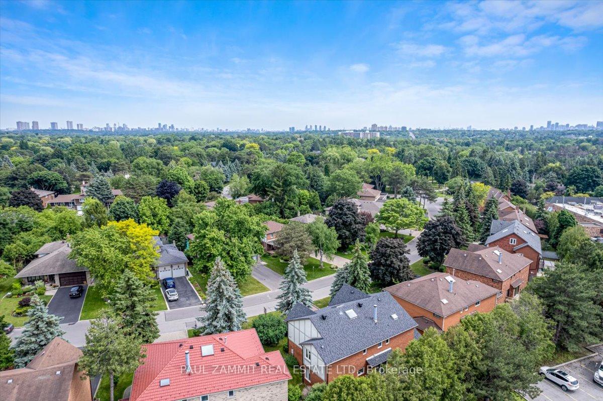 Photo 37 of 26 Ladyslipper Court, Markham, Bayview Glen — HOMEH