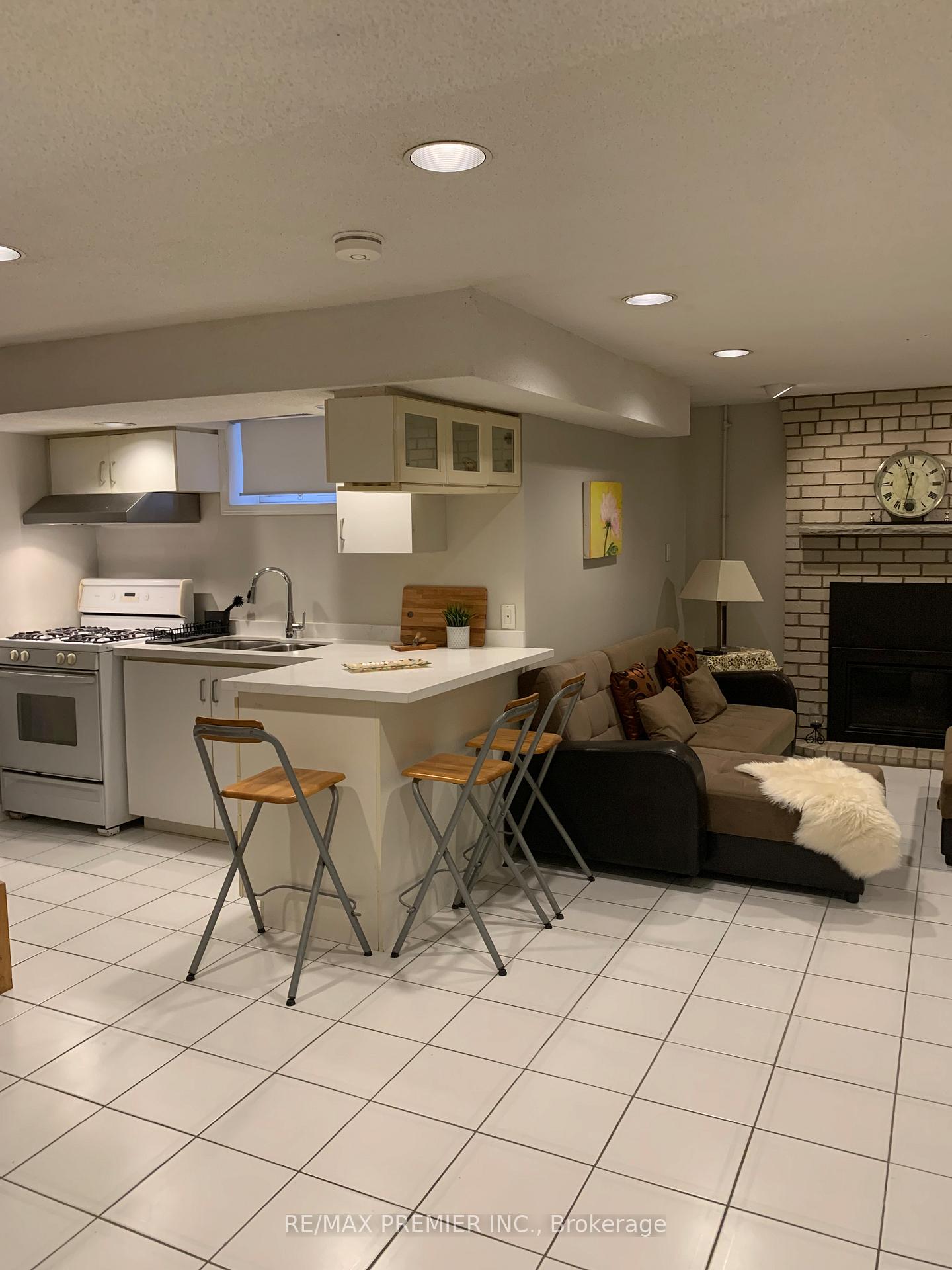 Photo 4 of Unit Bsmt, 348 Aberdeen Avenue, Vaughan, East Woodbridge — HOMEH