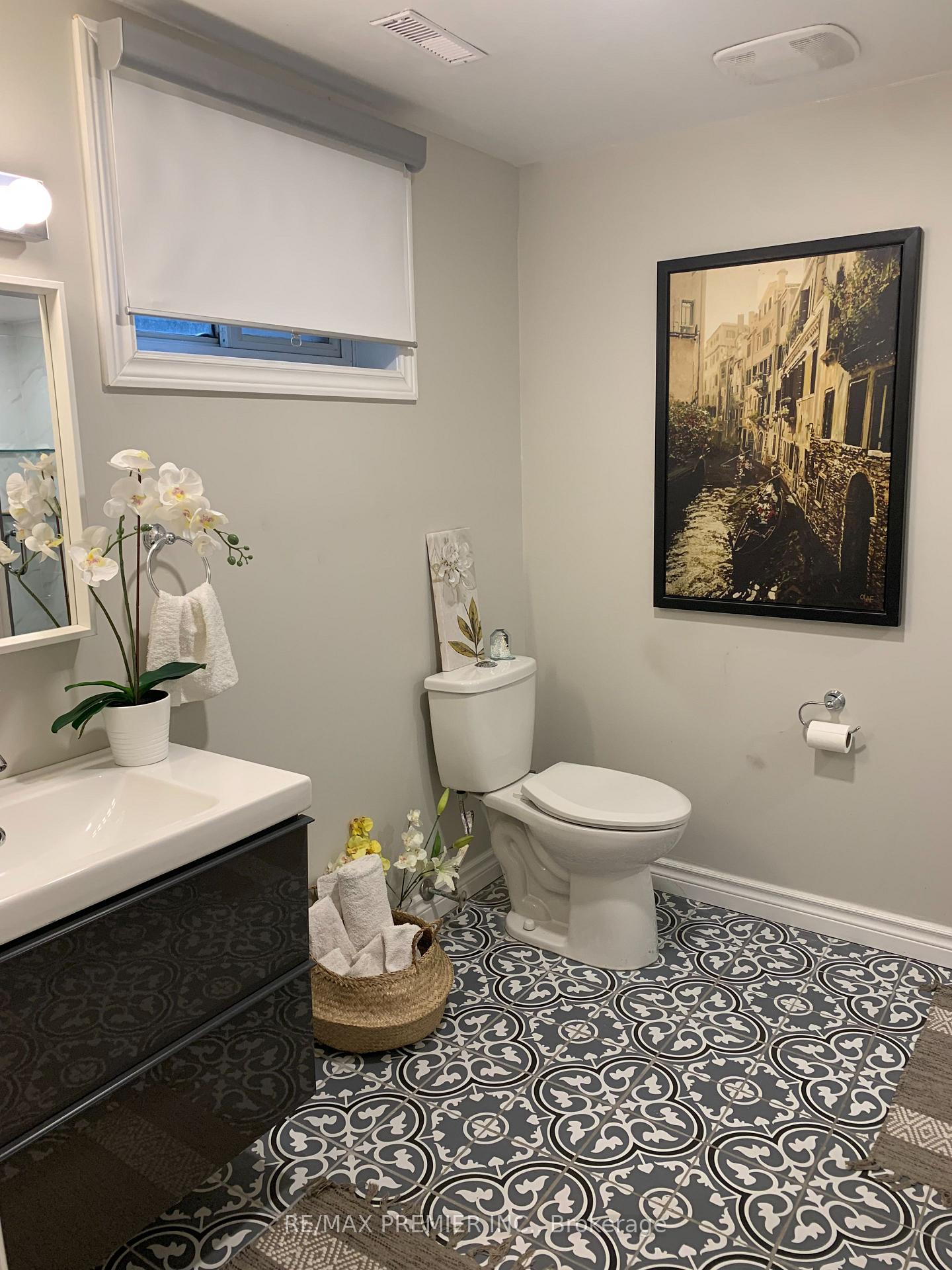 Photo 8 of Unit Bsmt, 348 Aberdeen Avenue, Vaughan, East Woodbridge — HOMEH