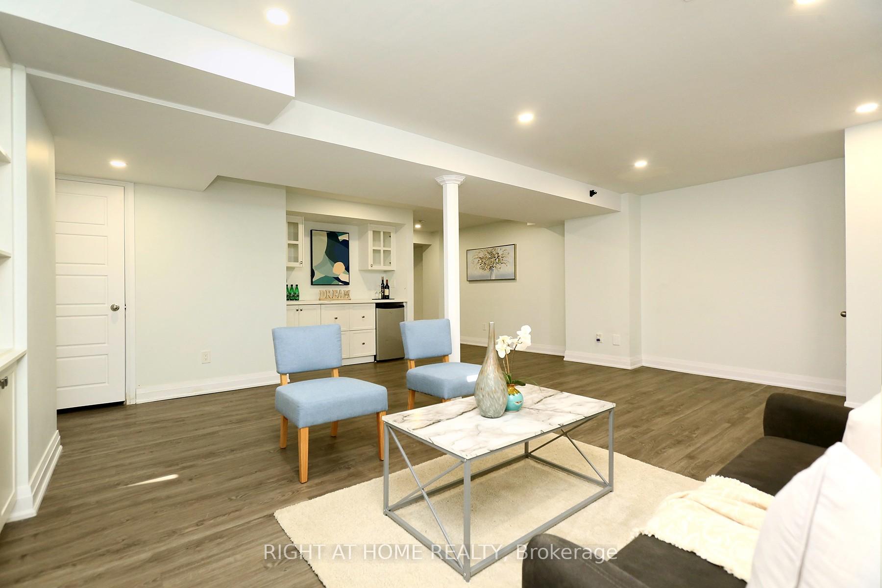 Photo 13 of 63 East's Corner Boulevard, Vaughan, Vellore Village — HOMEH