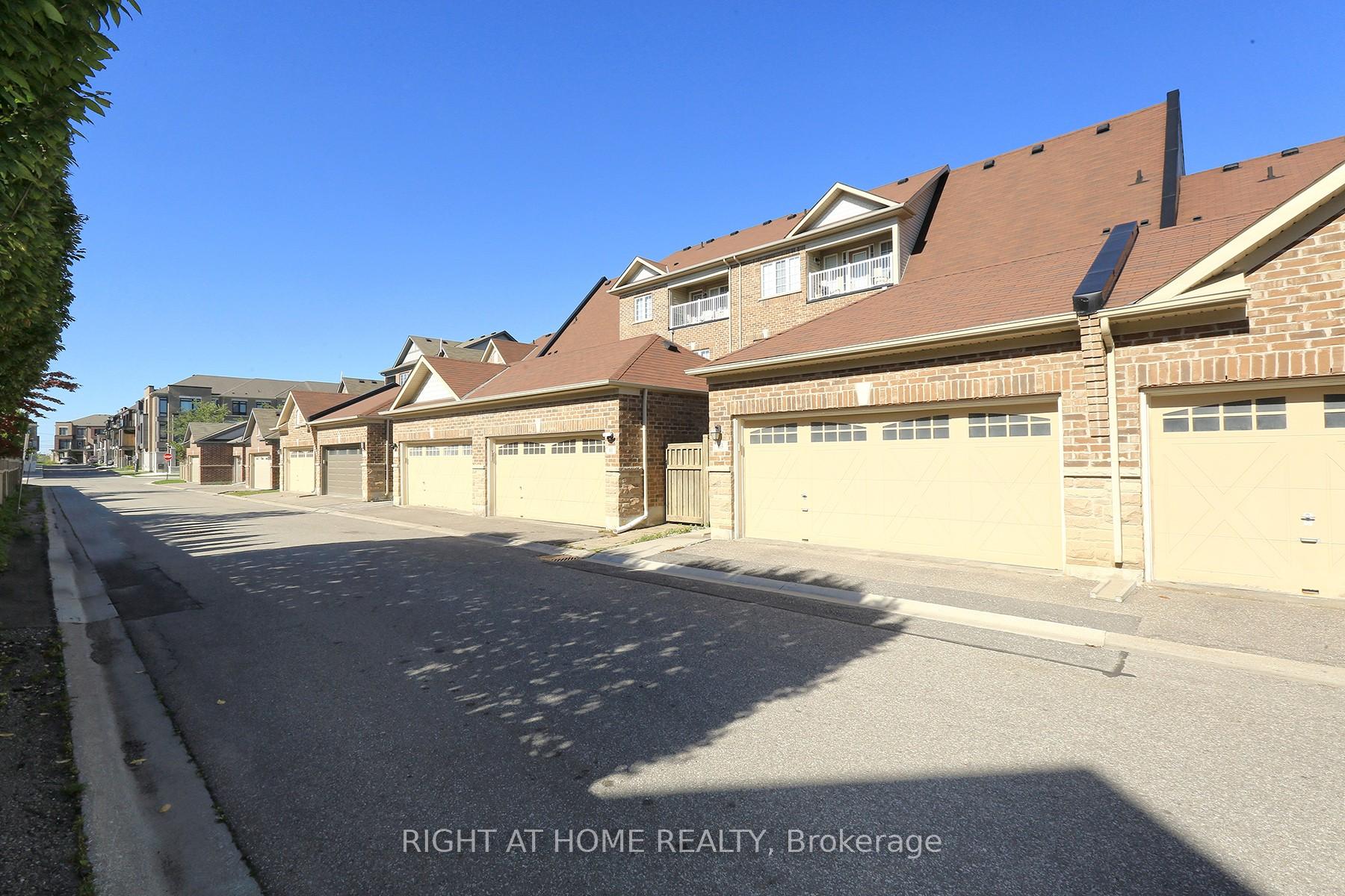 Photo 26 of 63 East's Corner Boulevard, Vaughan, Vellore Village — HOMEH