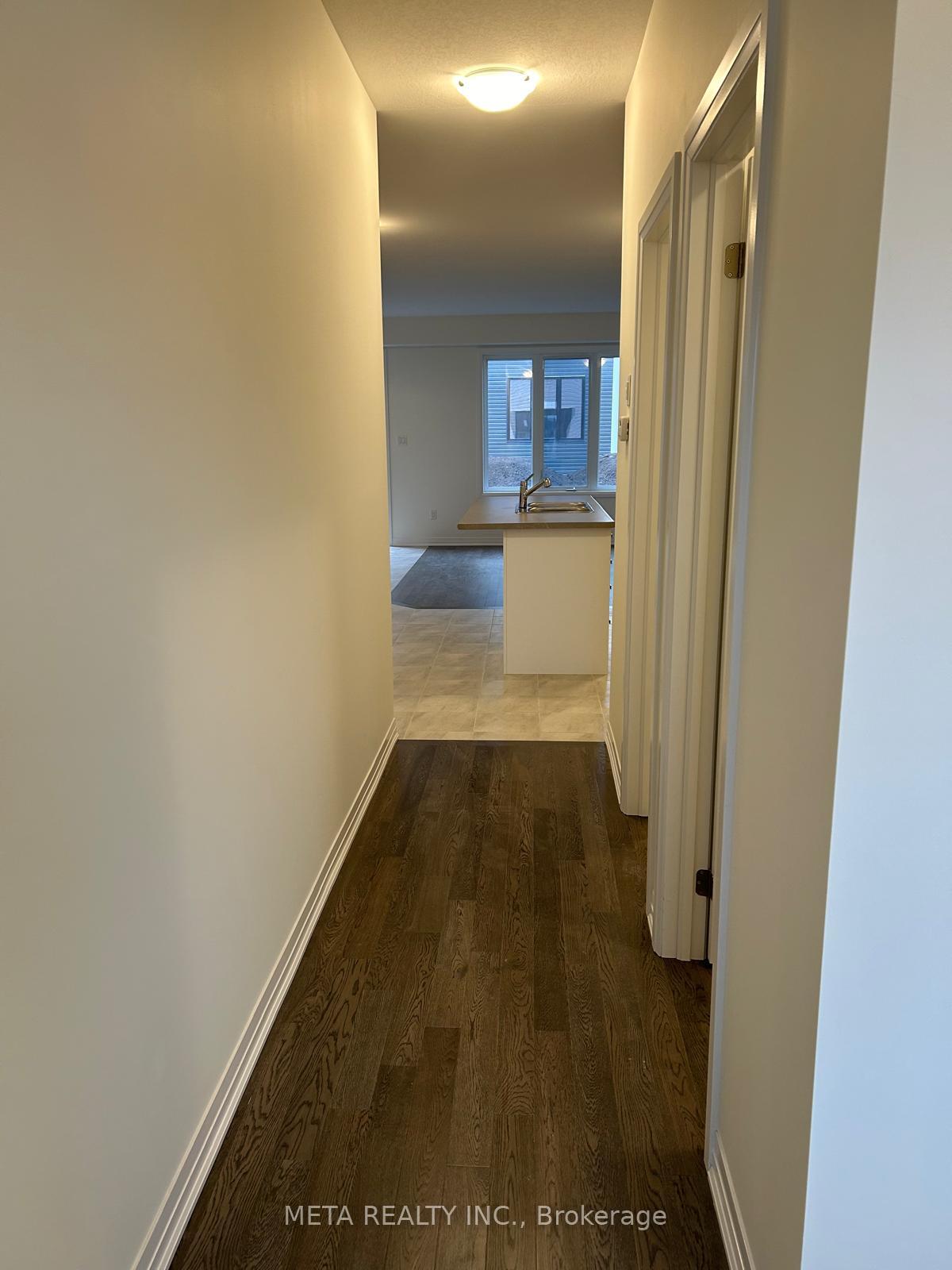 Photo 3 of 68 Varsity Drive, Welland, Dain City — HOMEH