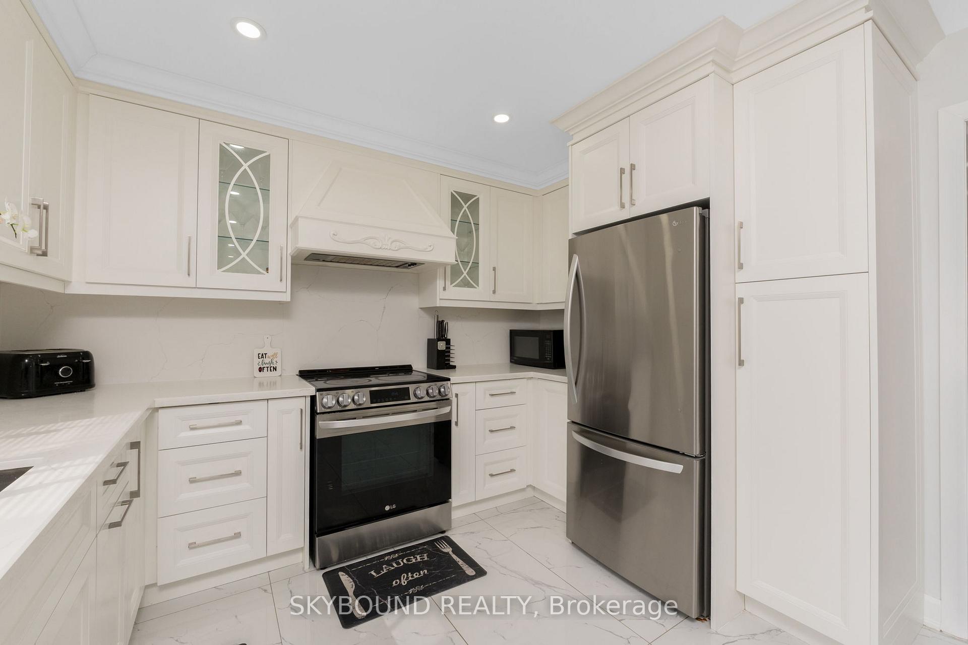 Photo 12 of 108 Zinnia Place, Vaughan, West Woodbridge — HOMEH