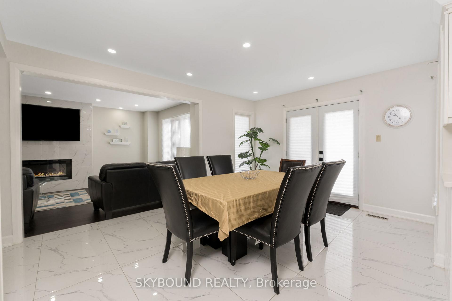 Photo 15 of 108 Zinnia Place, Vaughan, West Woodbridge — HOMEH