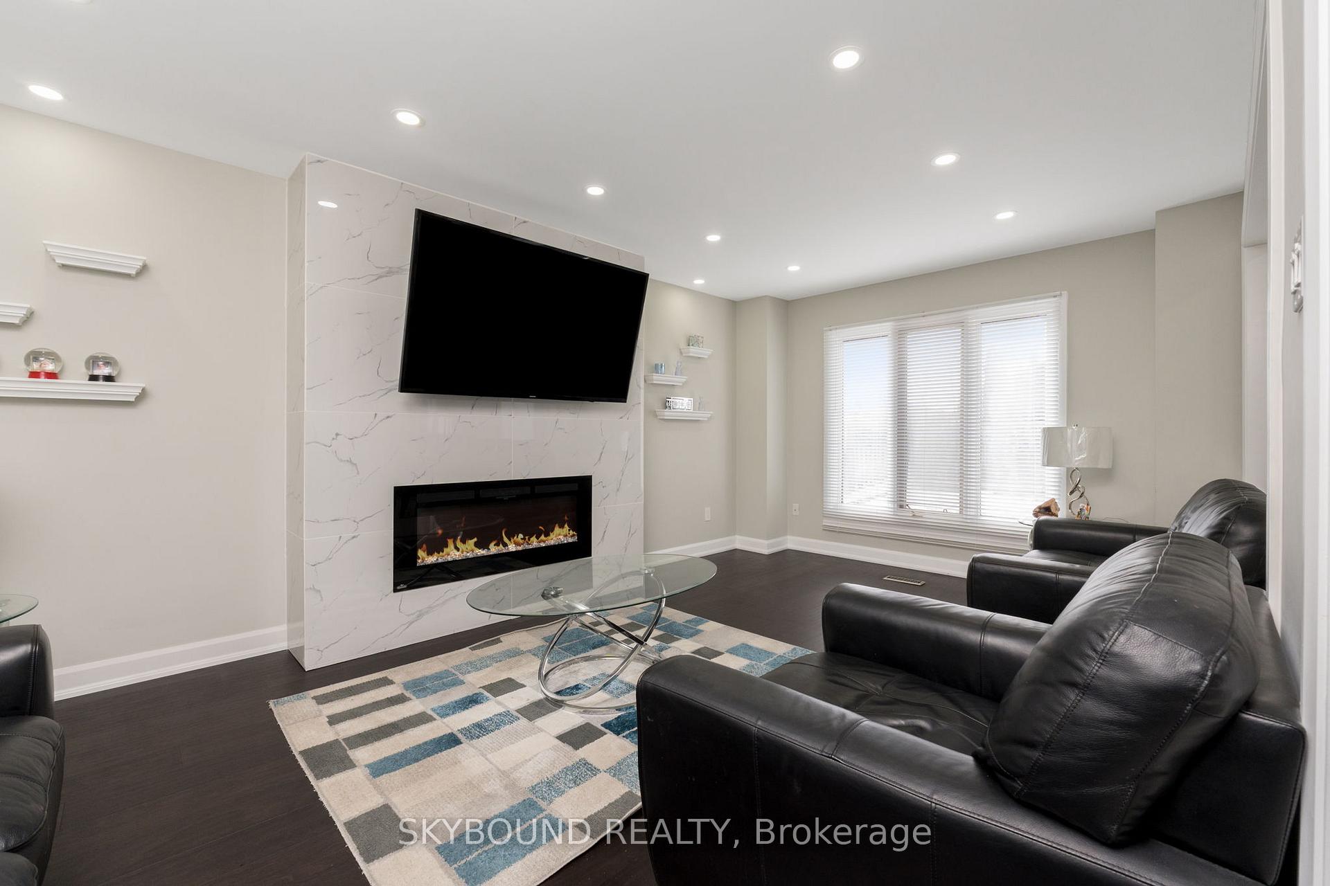 Photo 17 of 108 Zinnia Place, Vaughan, West Woodbridge — HOMEH