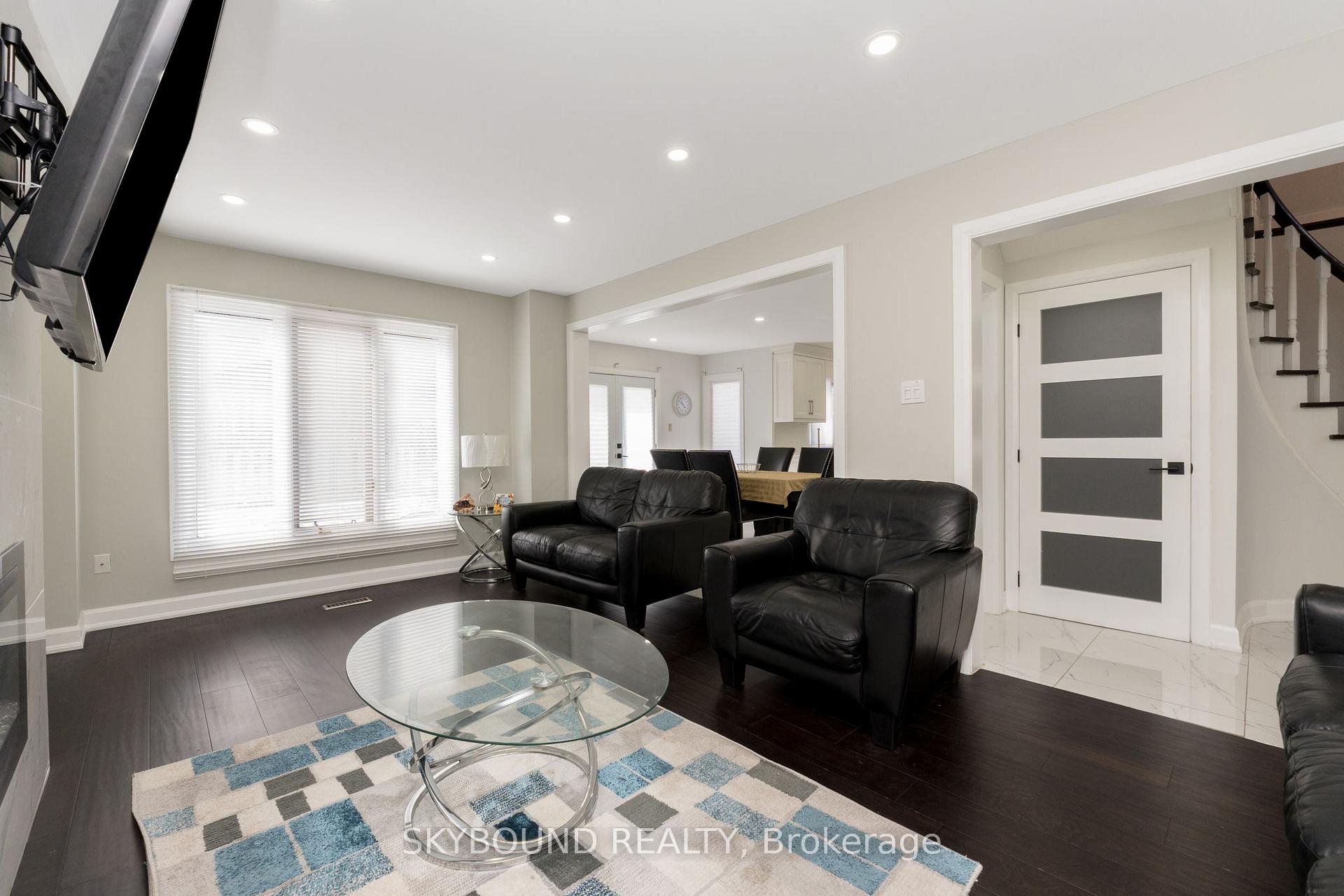 Photo 20 of 108 Zinnia Place, Vaughan, West Woodbridge — HOMEH