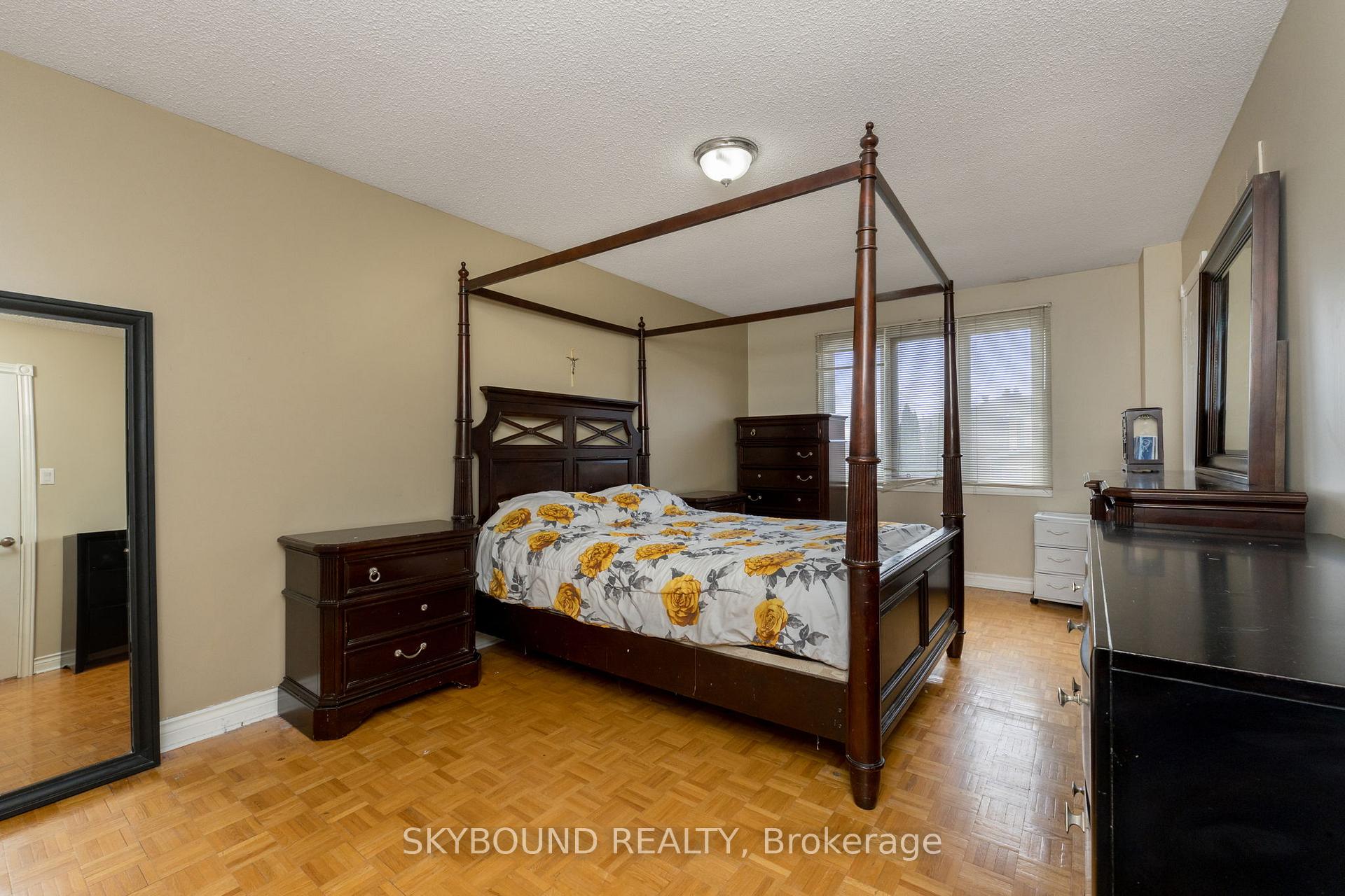 Photo 25 of 108 Zinnia Place, Vaughan, West Woodbridge — HOMEH