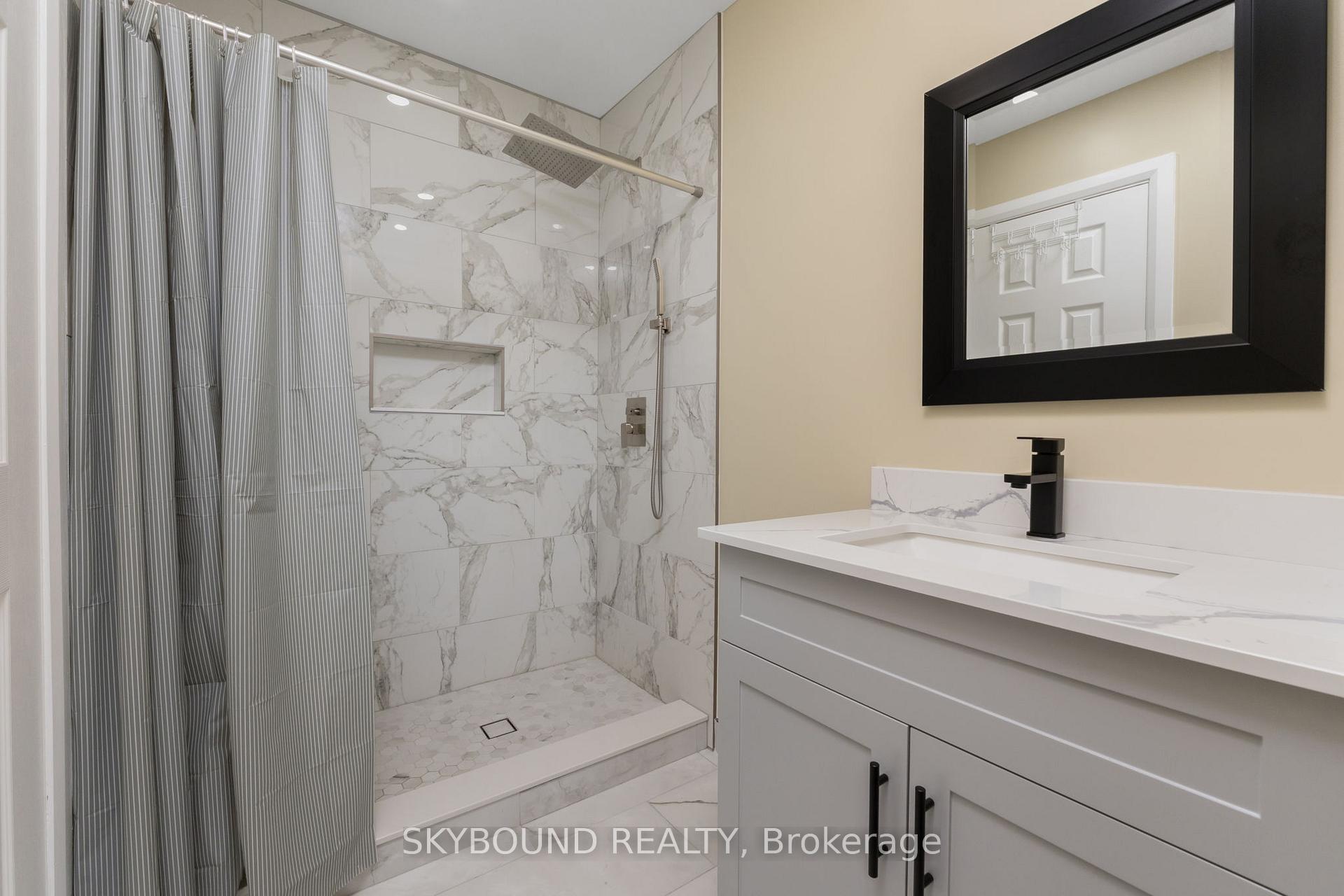 Photo 26 of 108 Zinnia Place, Vaughan, West Woodbridge — HOMEH