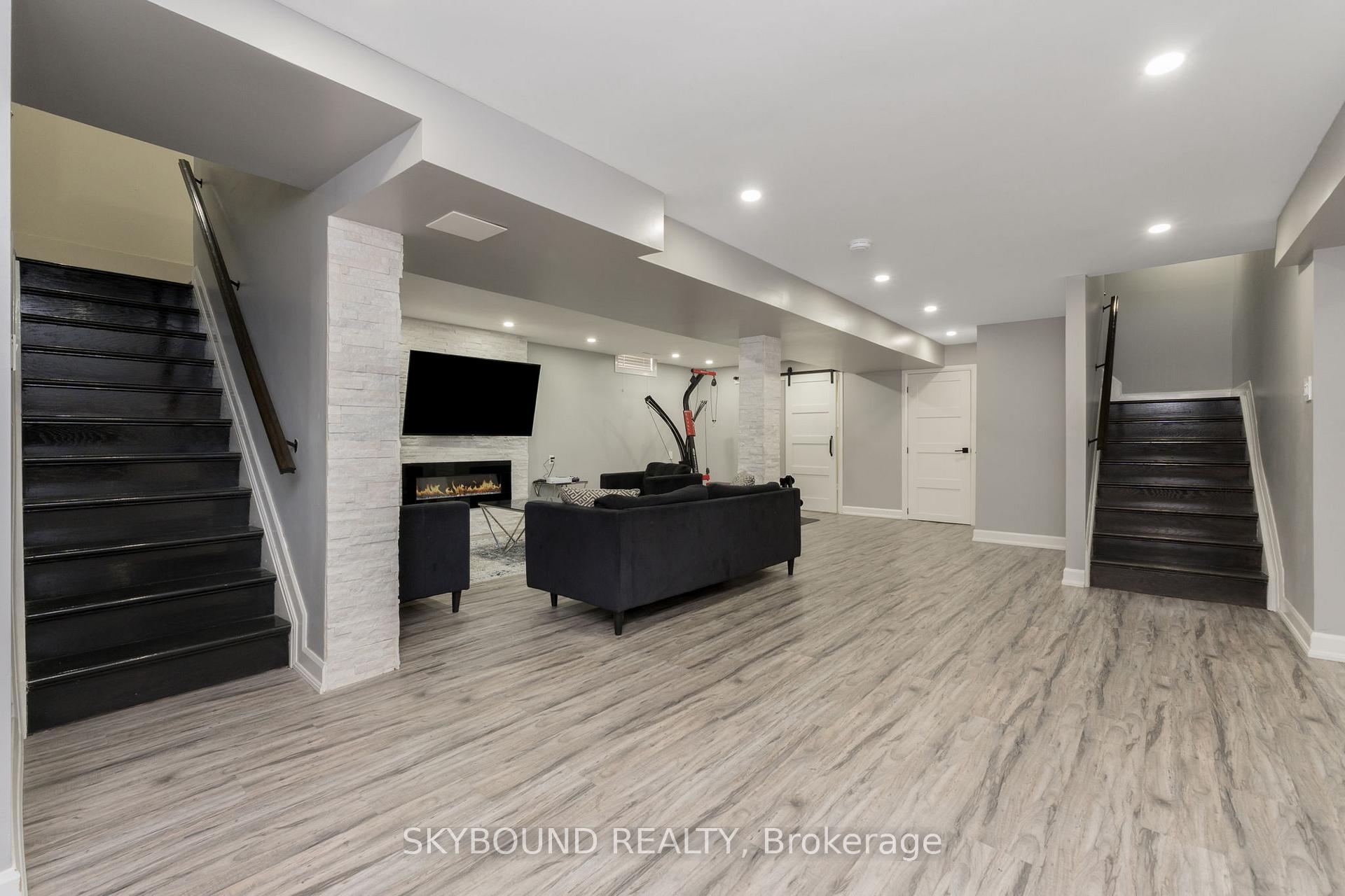 Photo 30 of 108 Zinnia Place, Vaughan, West Woodbridge — HOMEH