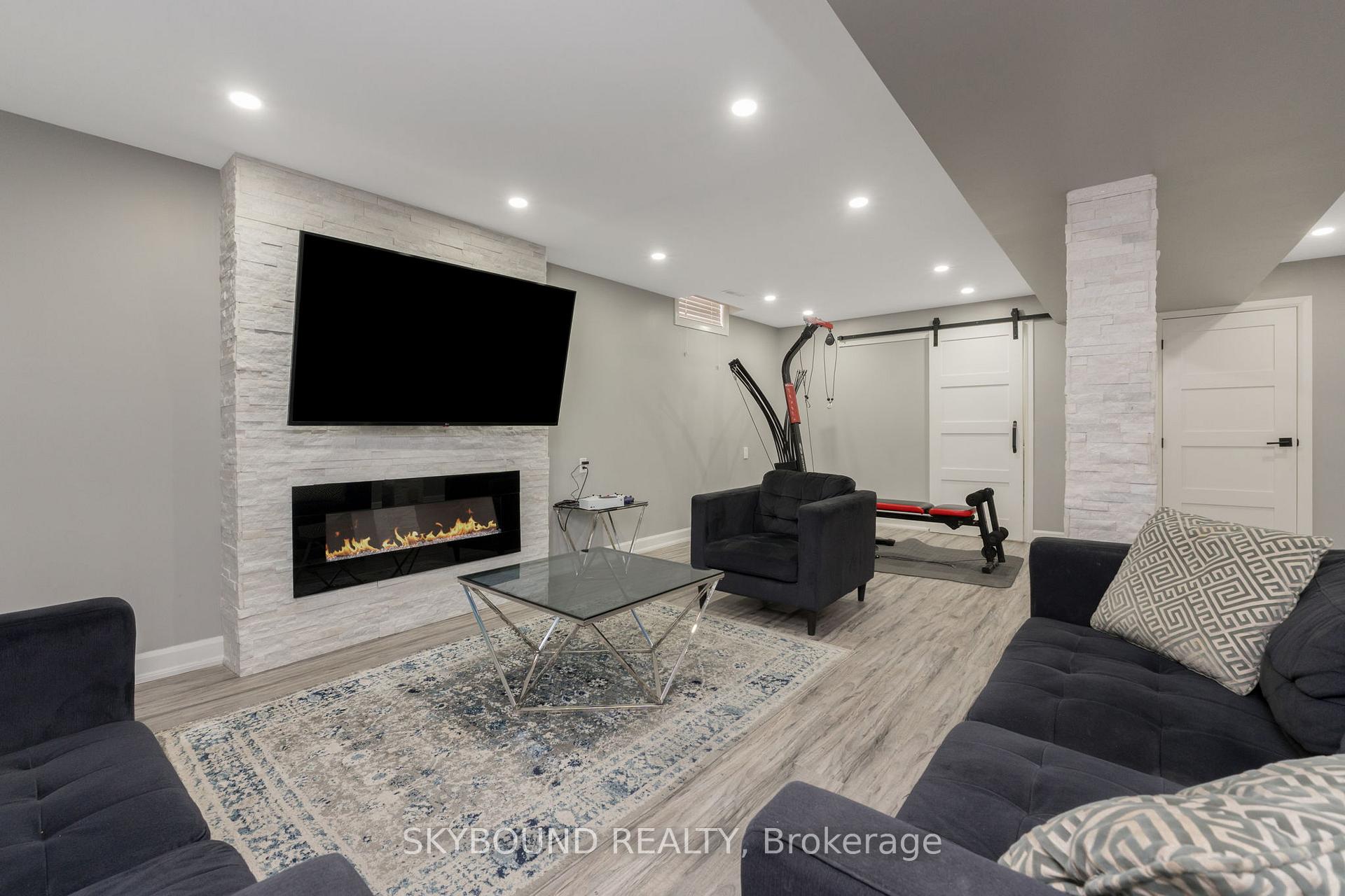 Photo 33 of 108 Zinnia Place, Vaughan, West Woodbridge — HOMEH