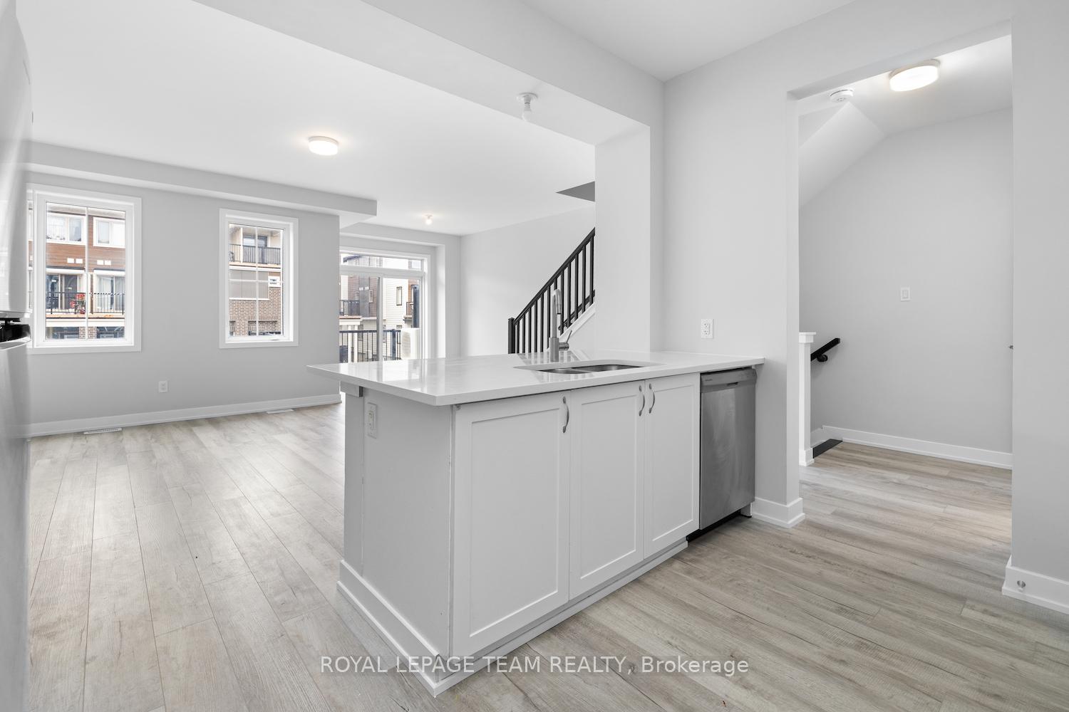 Photo 8 of 142 Anthracite Private, Ottawa, Barrhaven - Heritage Park — HOMEH