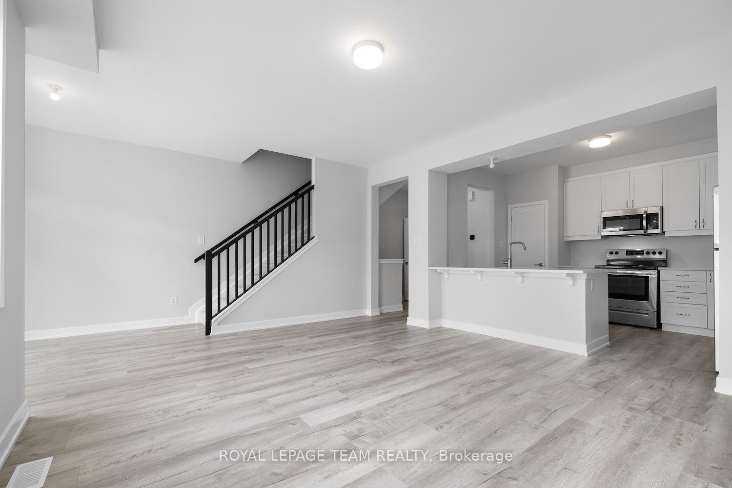 Photo 10 of 142 Anthracite Private, Ottawa, Barrhaven - Heritage Park — HOMEH