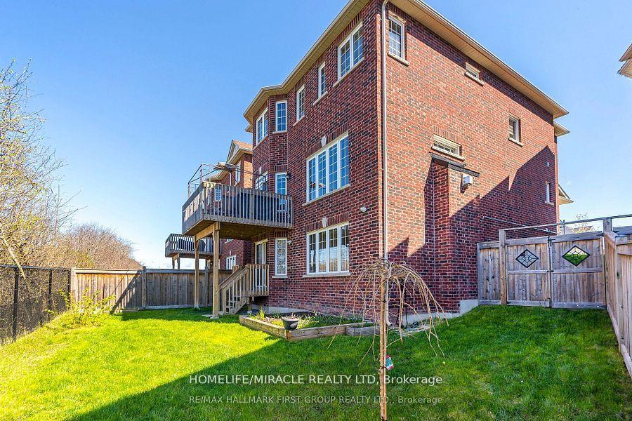 Photo 4 of 92 Sharplin Drive, Ajax, South East — HOMEH