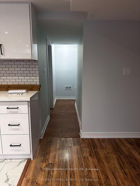 Photo 8 of 92 Sharplin Drive, Ajax, South East — HOMEH