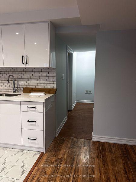 Photo 9 of 92 Sharplin Drive, Ajax, South East — HOMEH