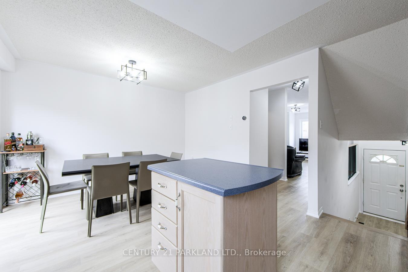Photo 11 of 26 Kelso Crescent, Vaughan, Maple — HOMEH